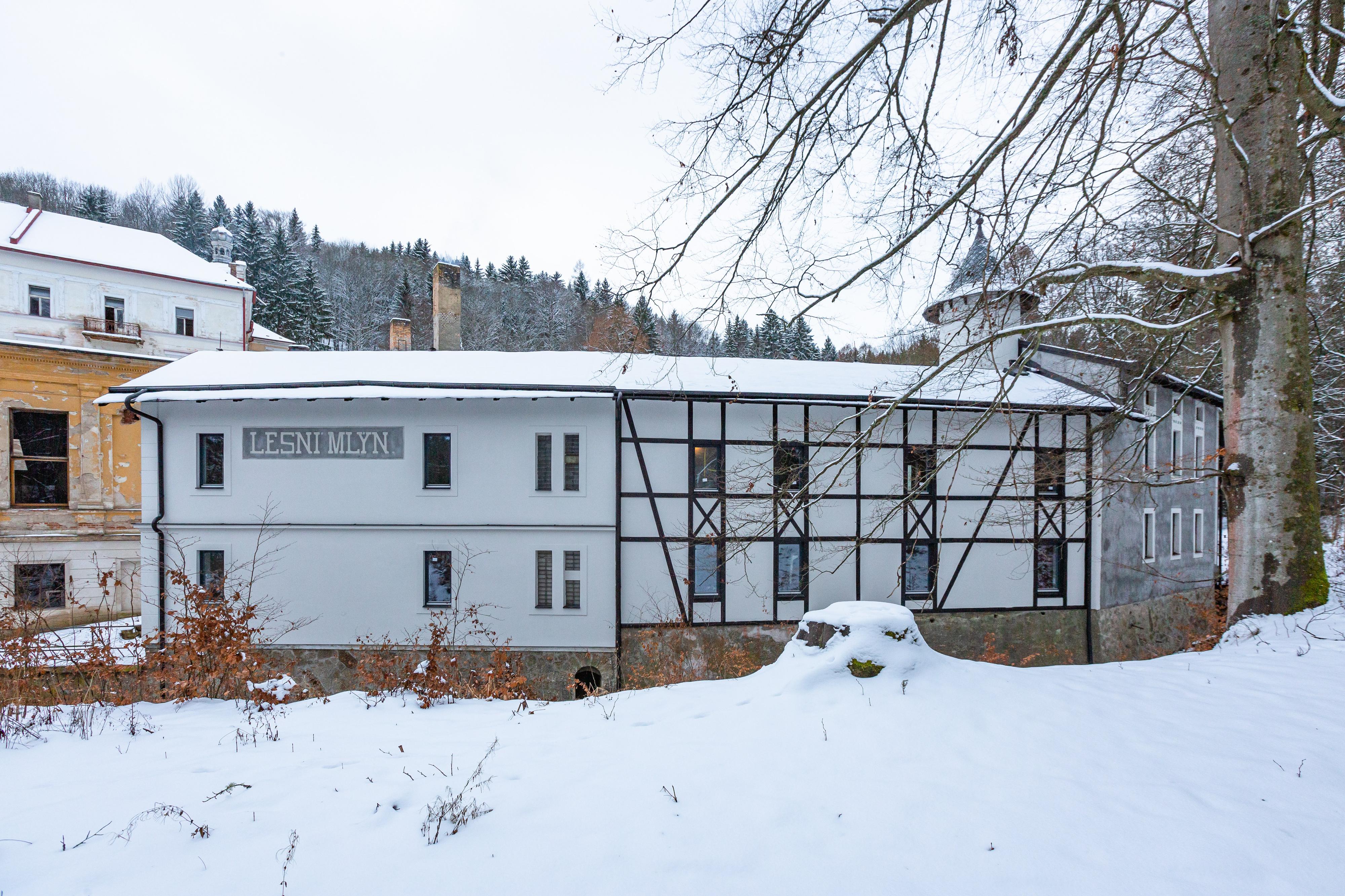 Kavárna Lesní Mlýn foto 2