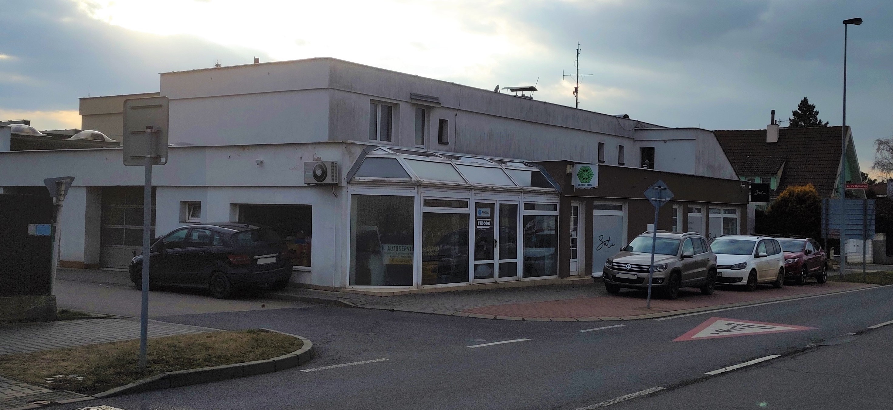 Hallo Car - Autoservis a stanice měření emisí foto 2