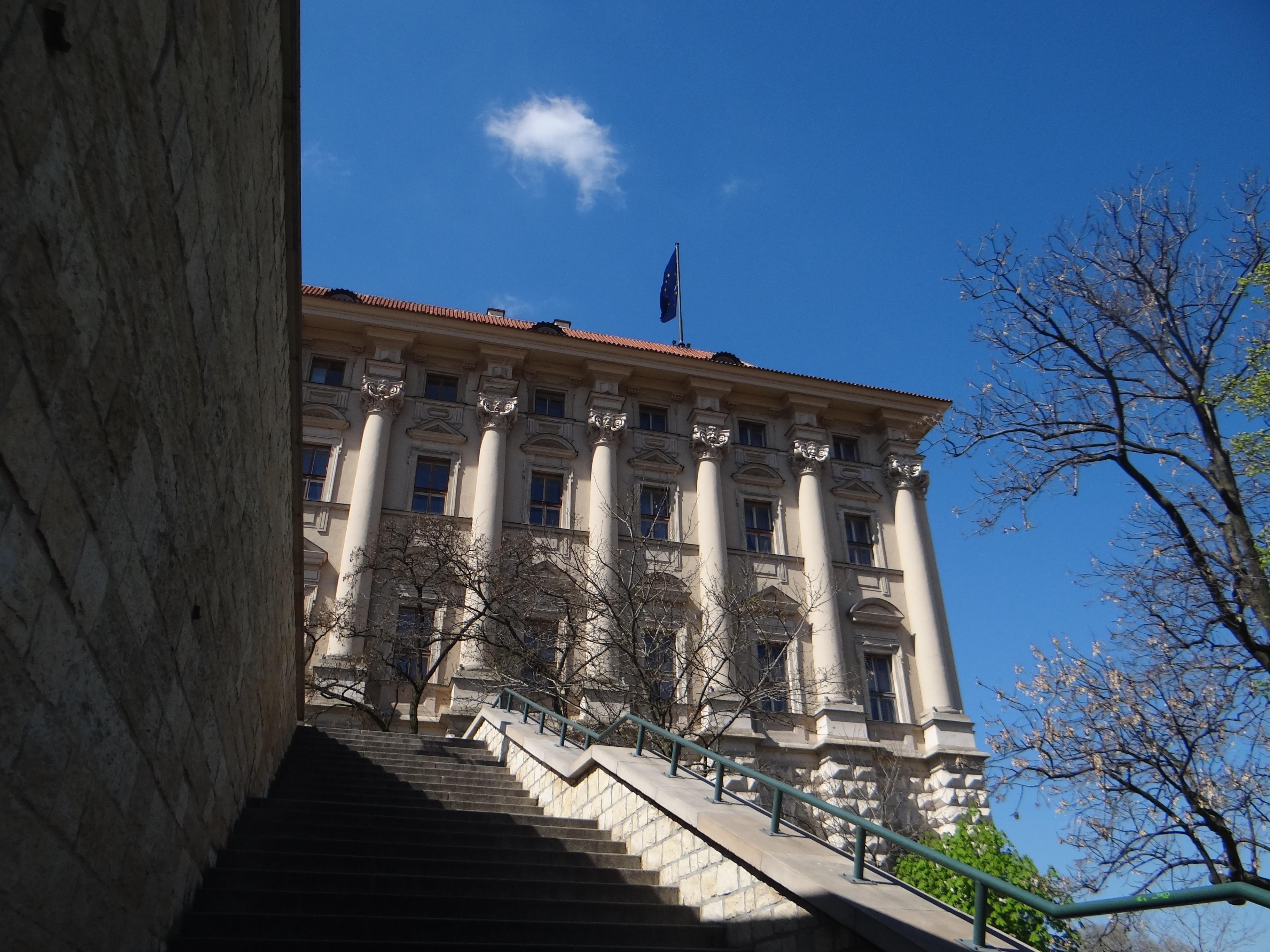 Ústřední vědecká knihovna Ministerstva zahraničních věcí ČR foto 4