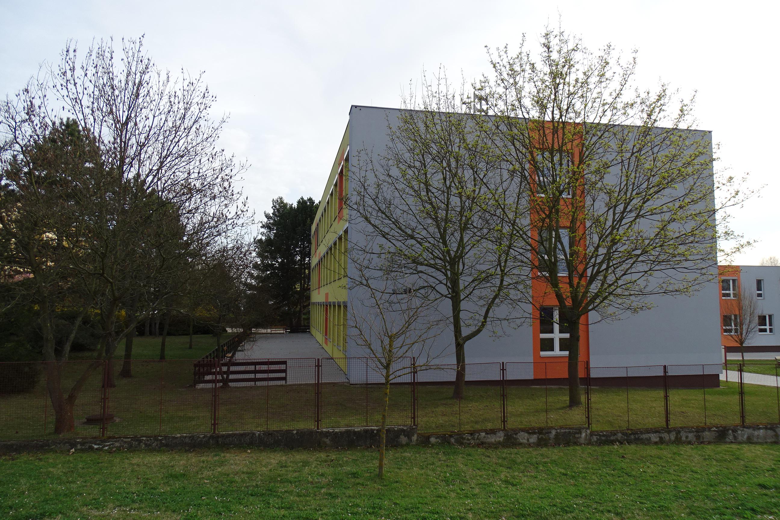 ZŠ Neratovice, 28. října foto 6