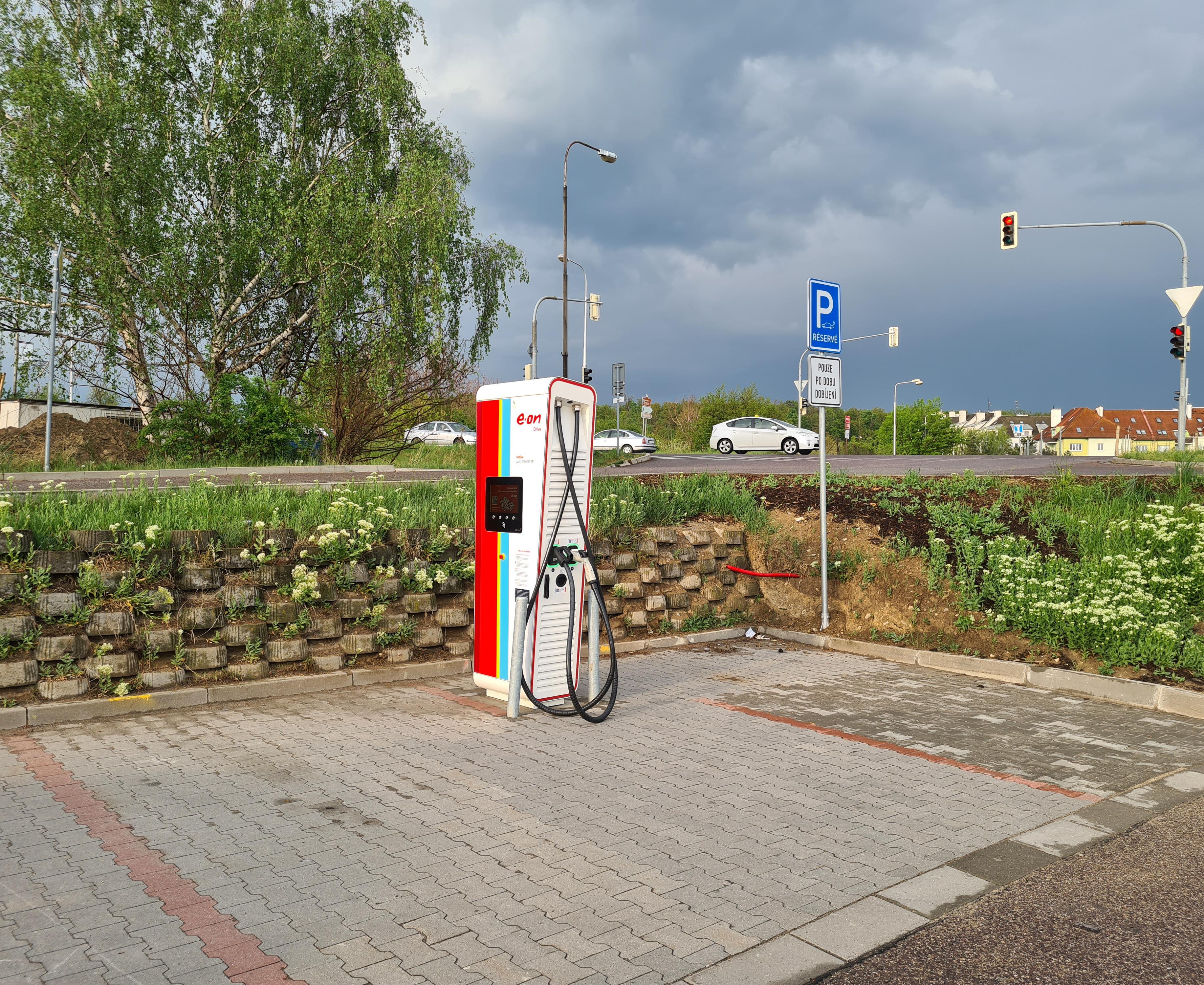 Dobíjecí stanice E.ON Drive