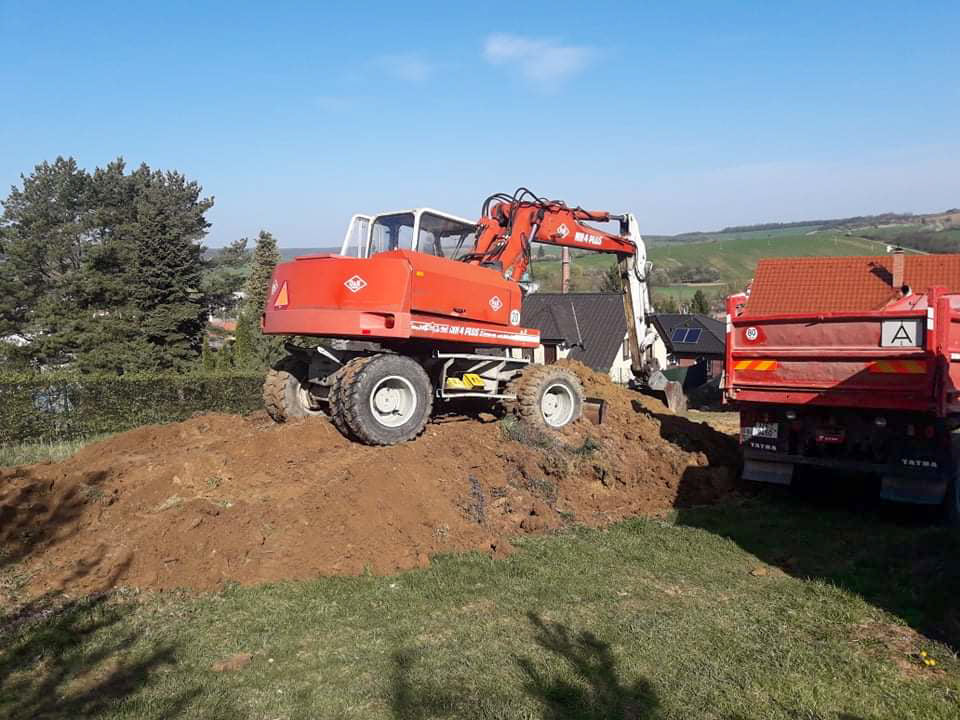 Autodoprava a zemní práce Josef Finstrle foto 6