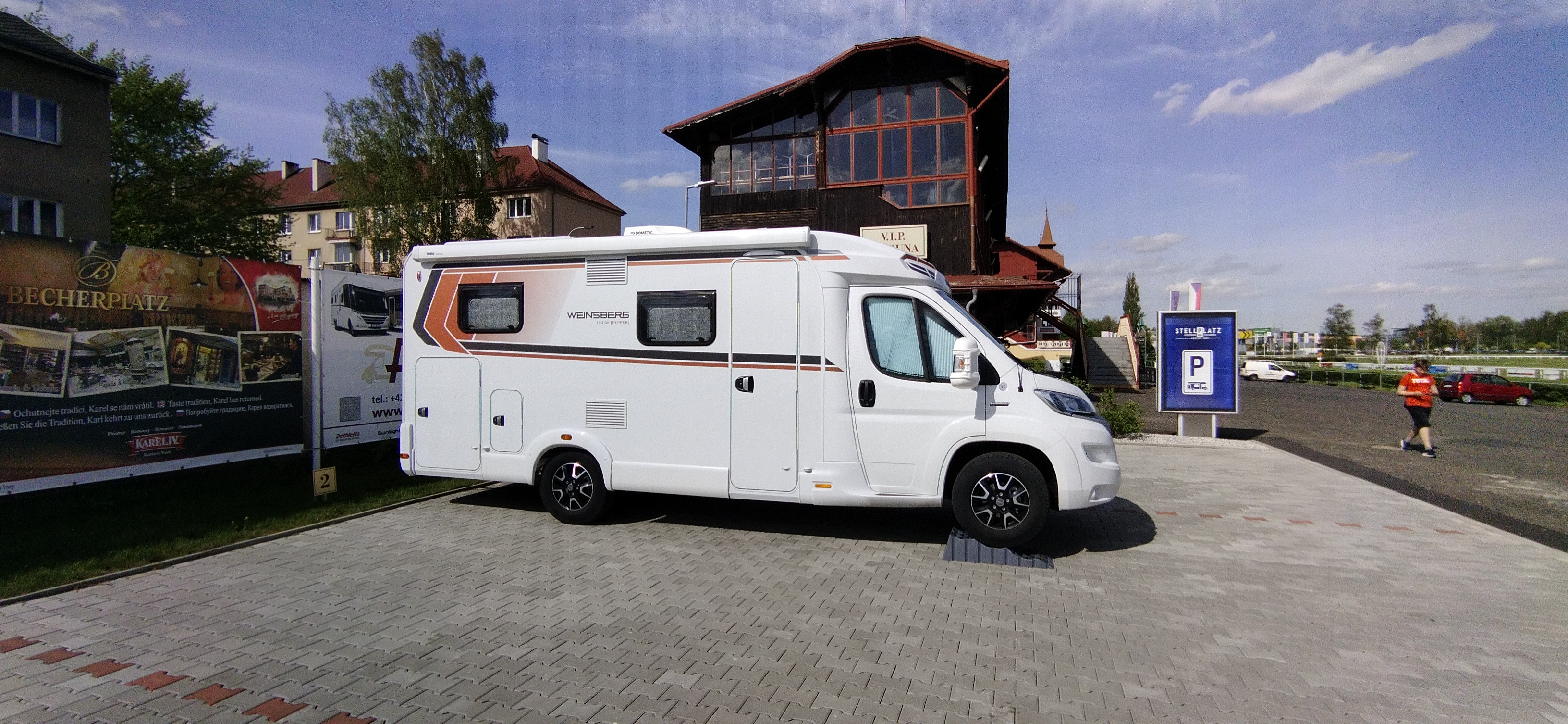 Stellplatz Hipodrom Holoubek foto 2