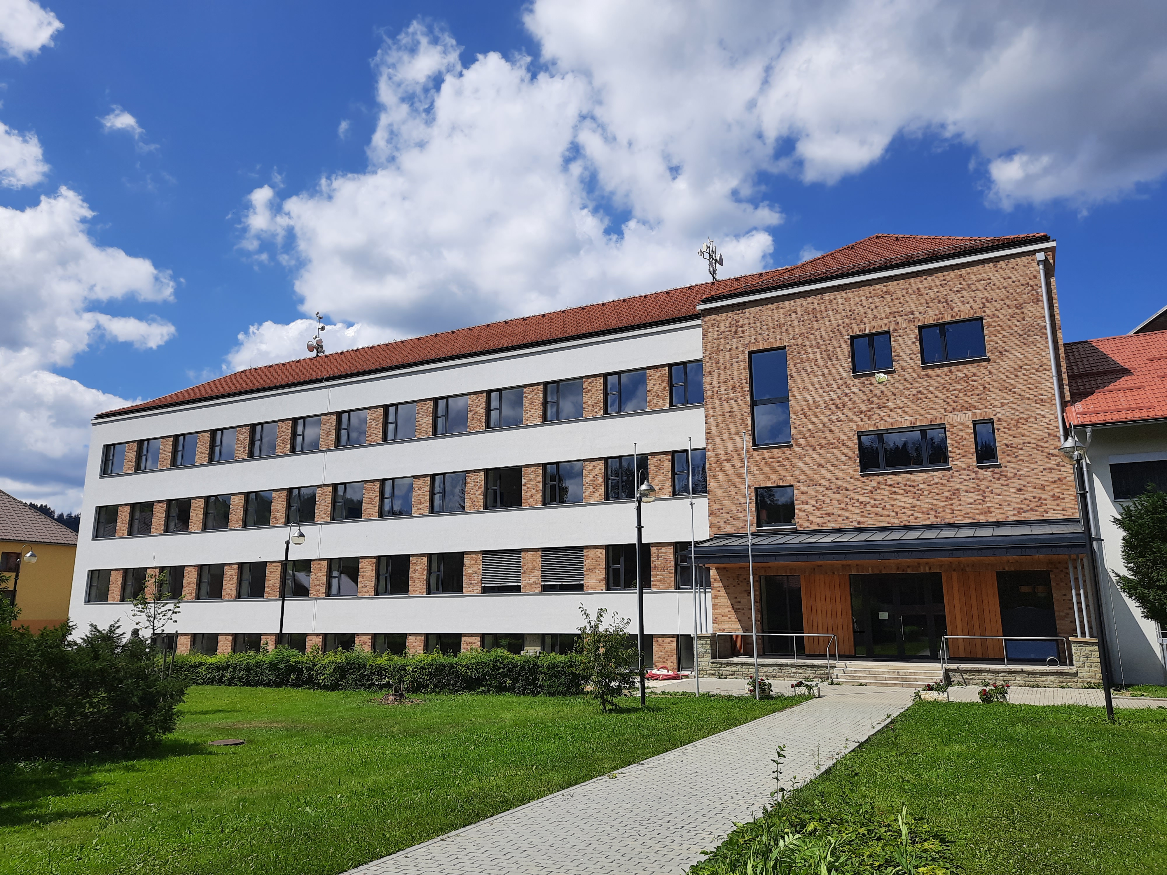 Základní škola Nový Hrozenkov, okres Vsetín foto 2