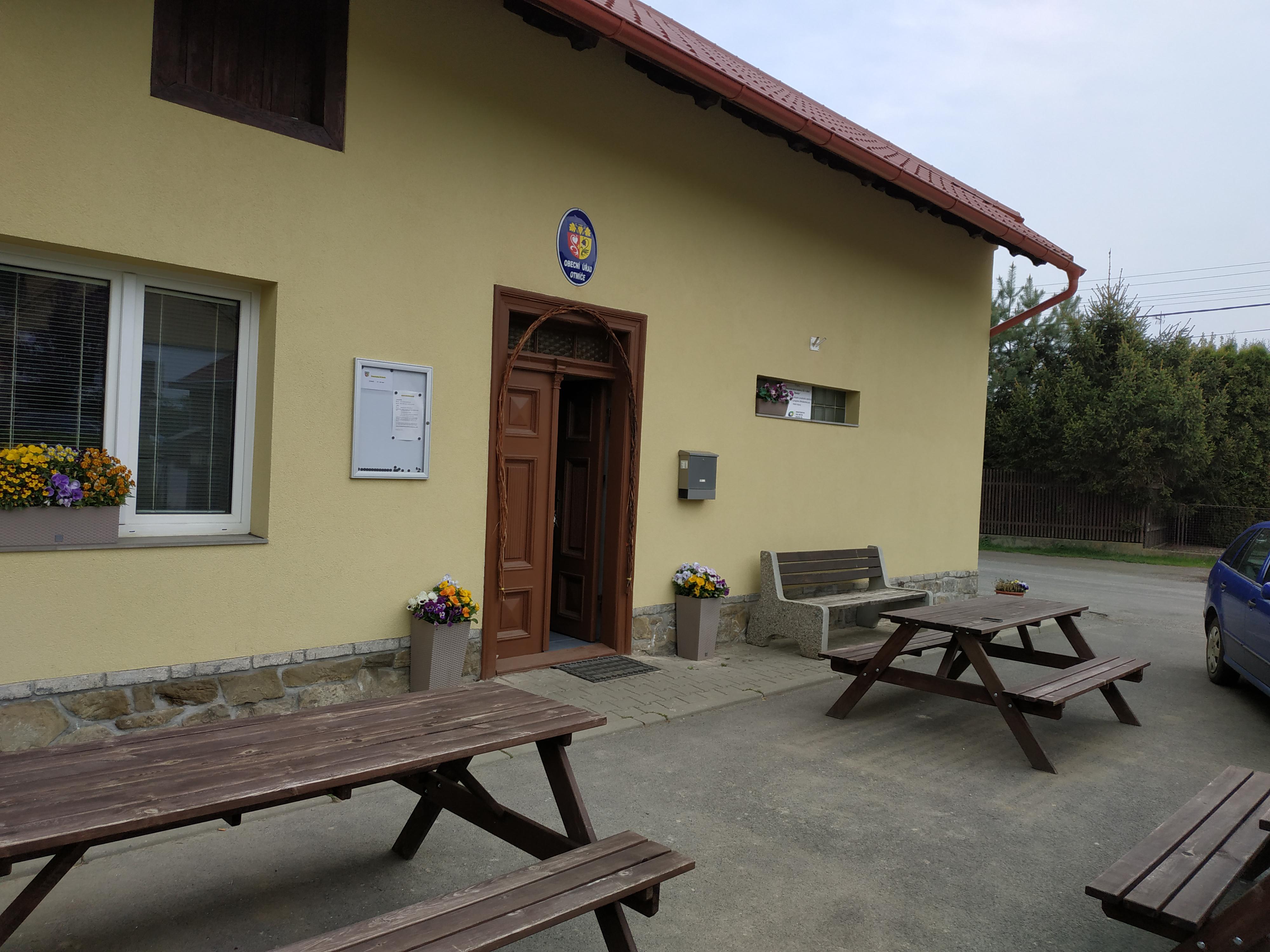 Otmíče - obecní úřad foto 3