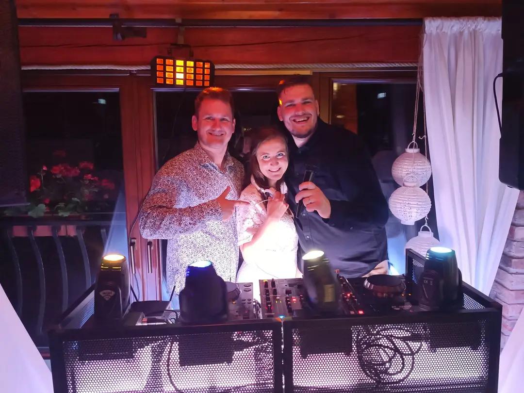 Michal Šmída - Dj Tajfun.cz - hudba nejen na svatbu foto 4