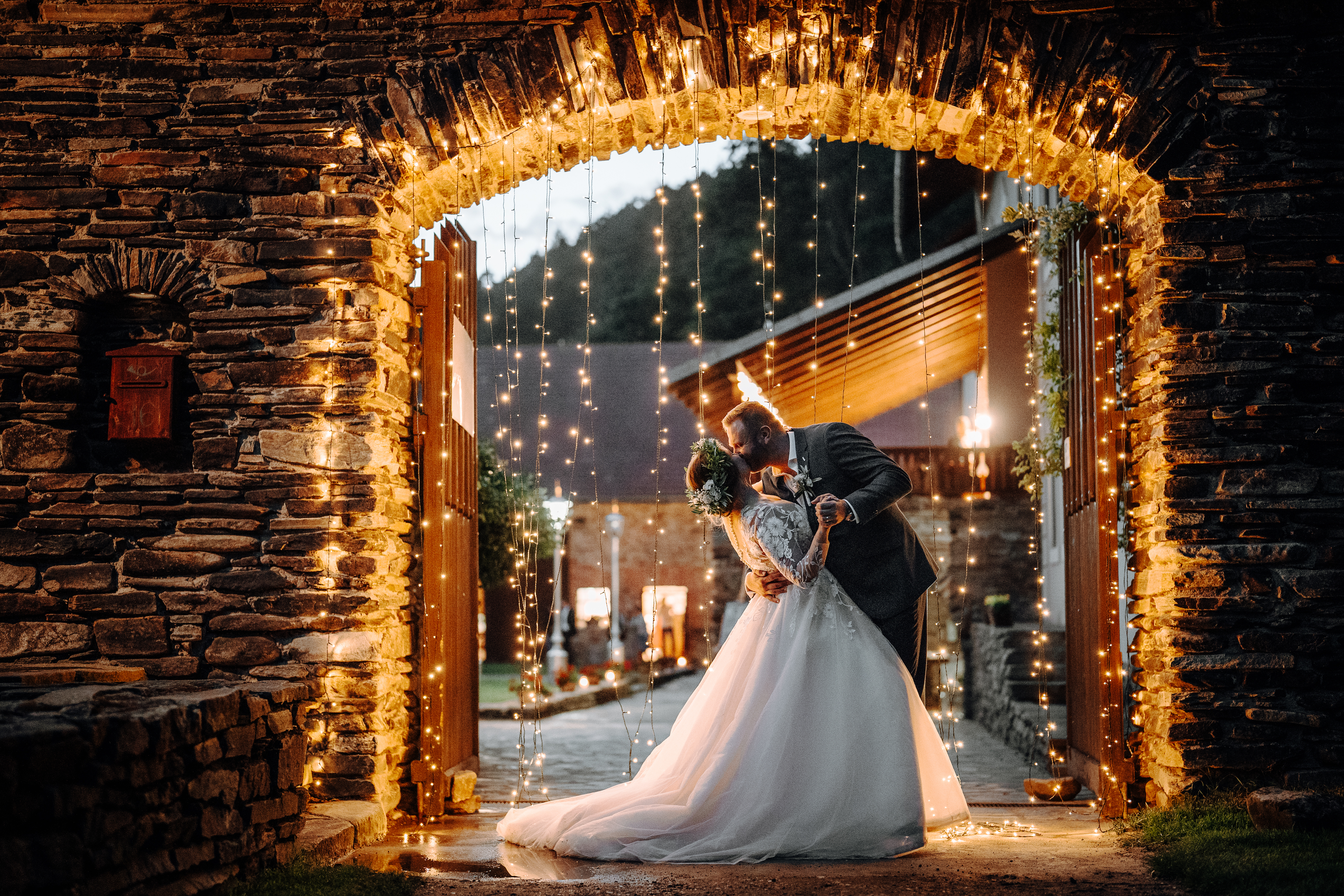 Lukáš Višňák - svatební fotograf foto 2