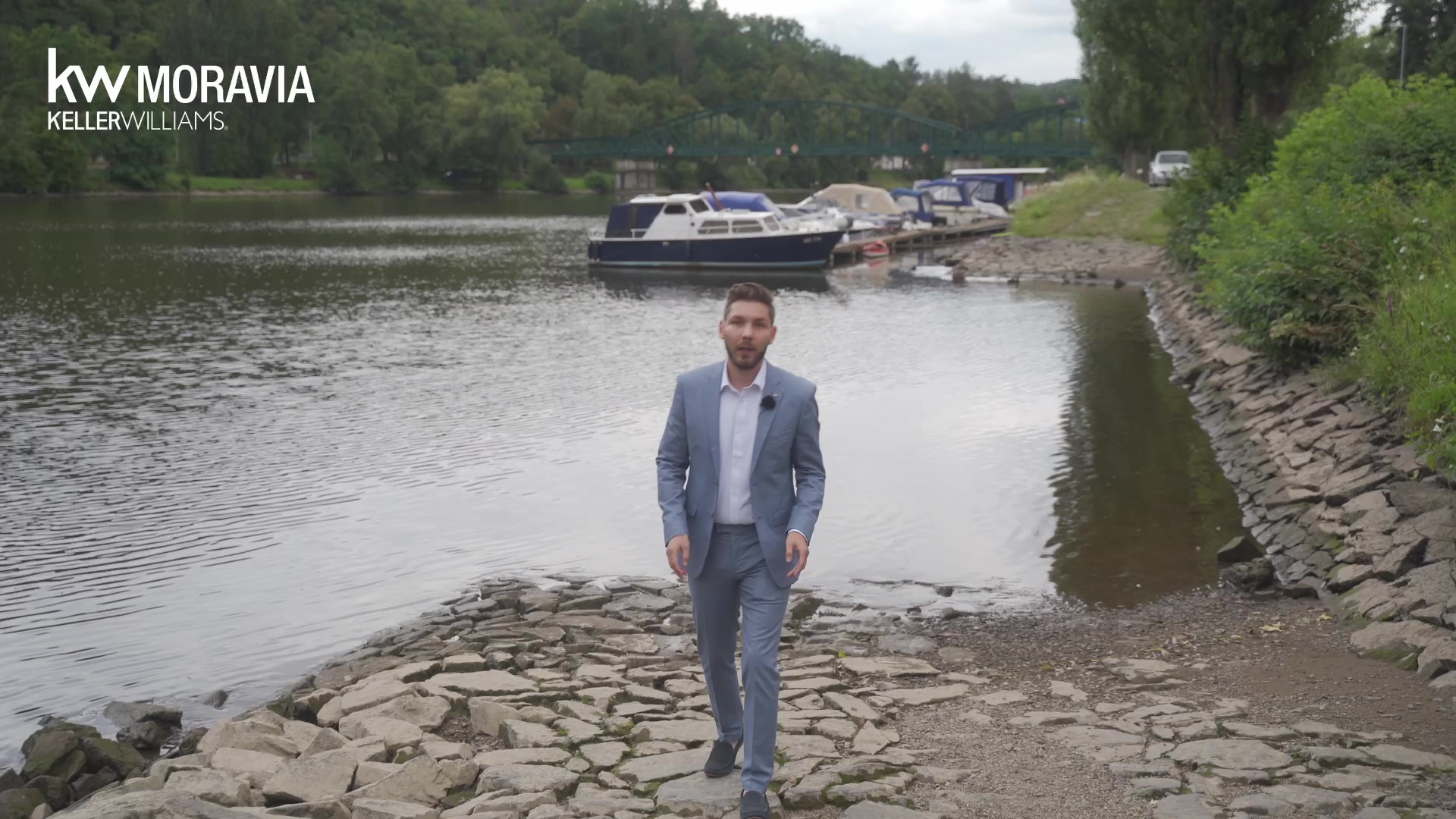 Petr Macholán - Realitní makléř foto 2 (náhled videa)