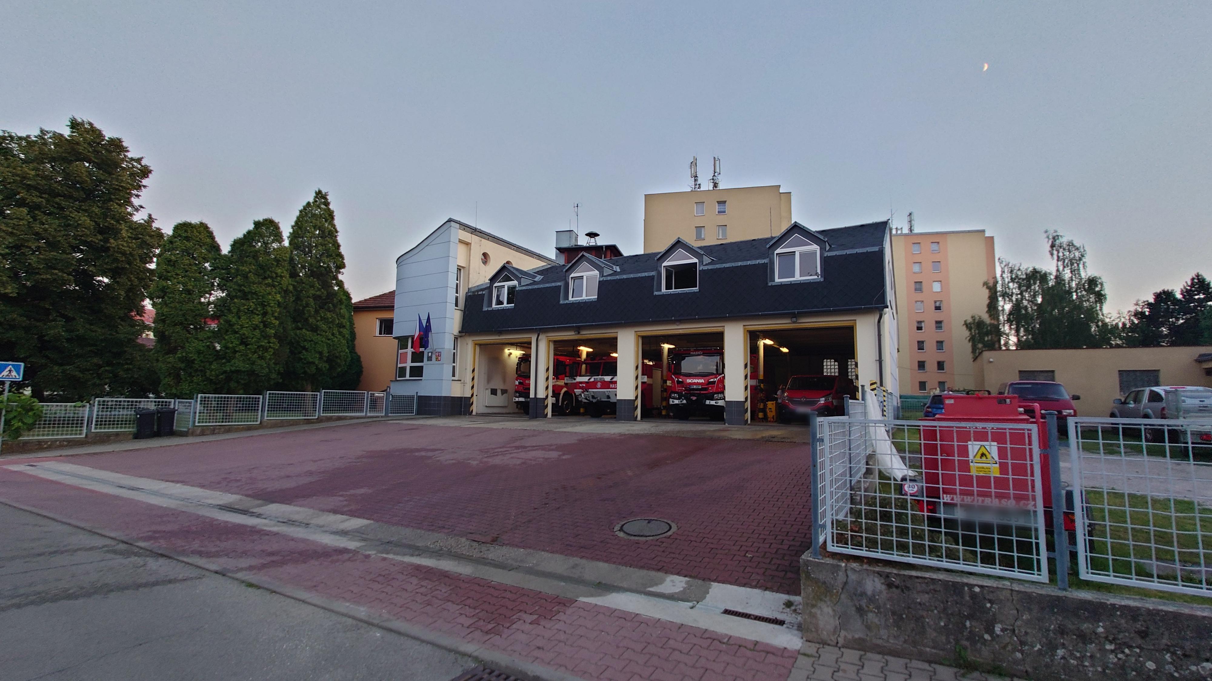 Hasičský záchranný sbor Středočeského kraje - Hasičská stanice Bělá pod Bezdězem foto 2