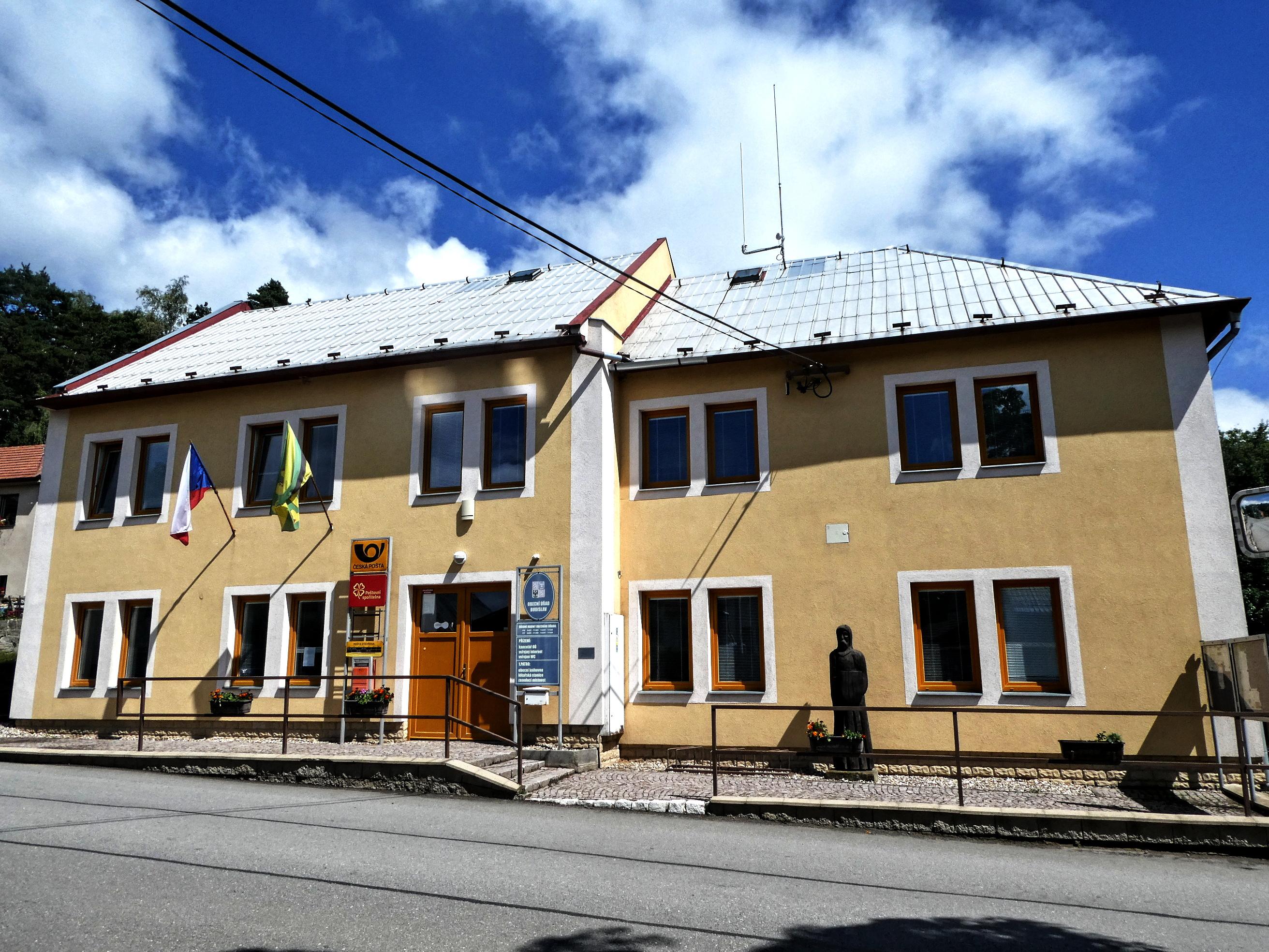 Budislav - obecní úřad foto 3