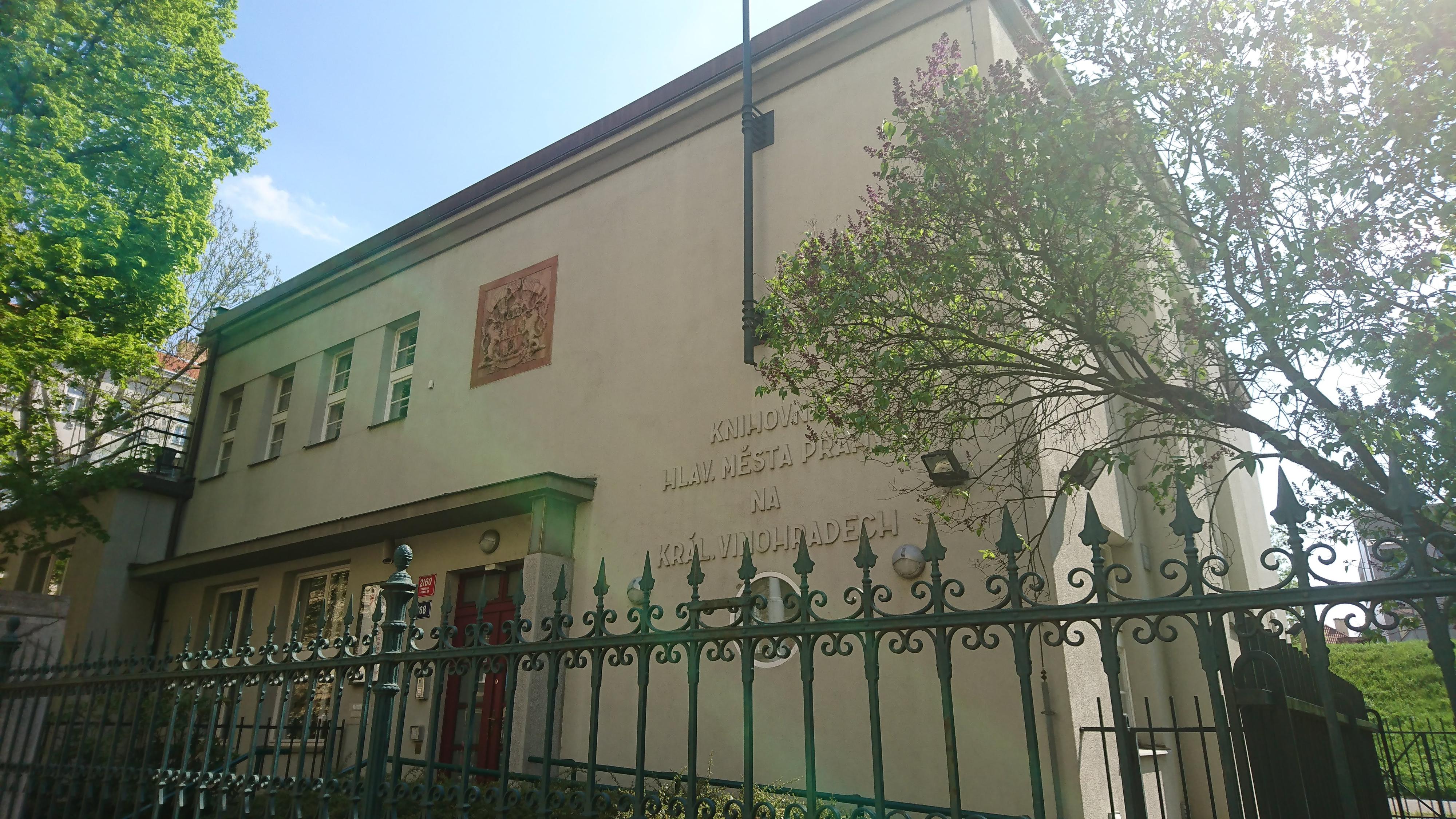 Městská knihovna v Praze - Korunní foto 4