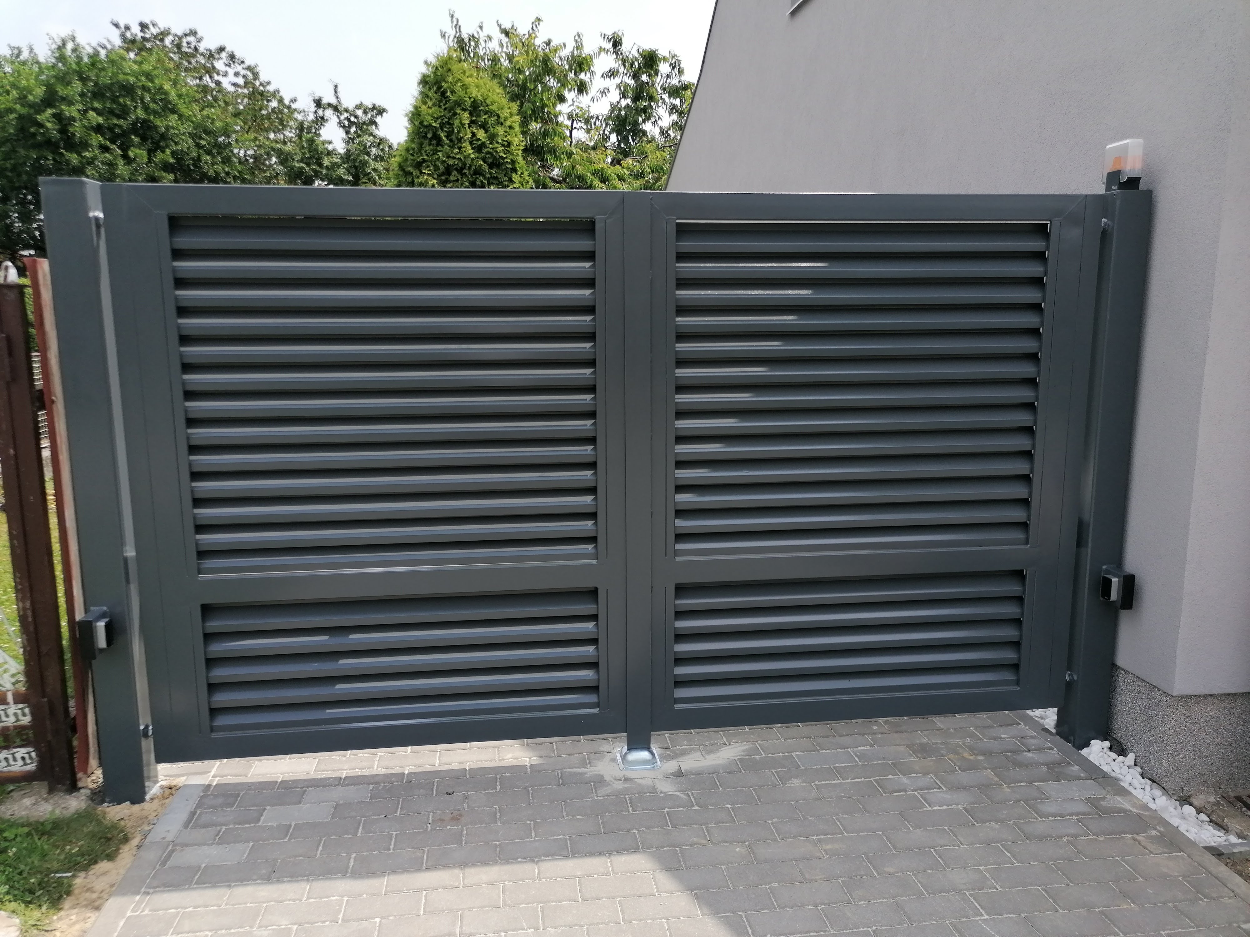 MARDES DESIGN -  posuvné brány a křídlové brány foto 2