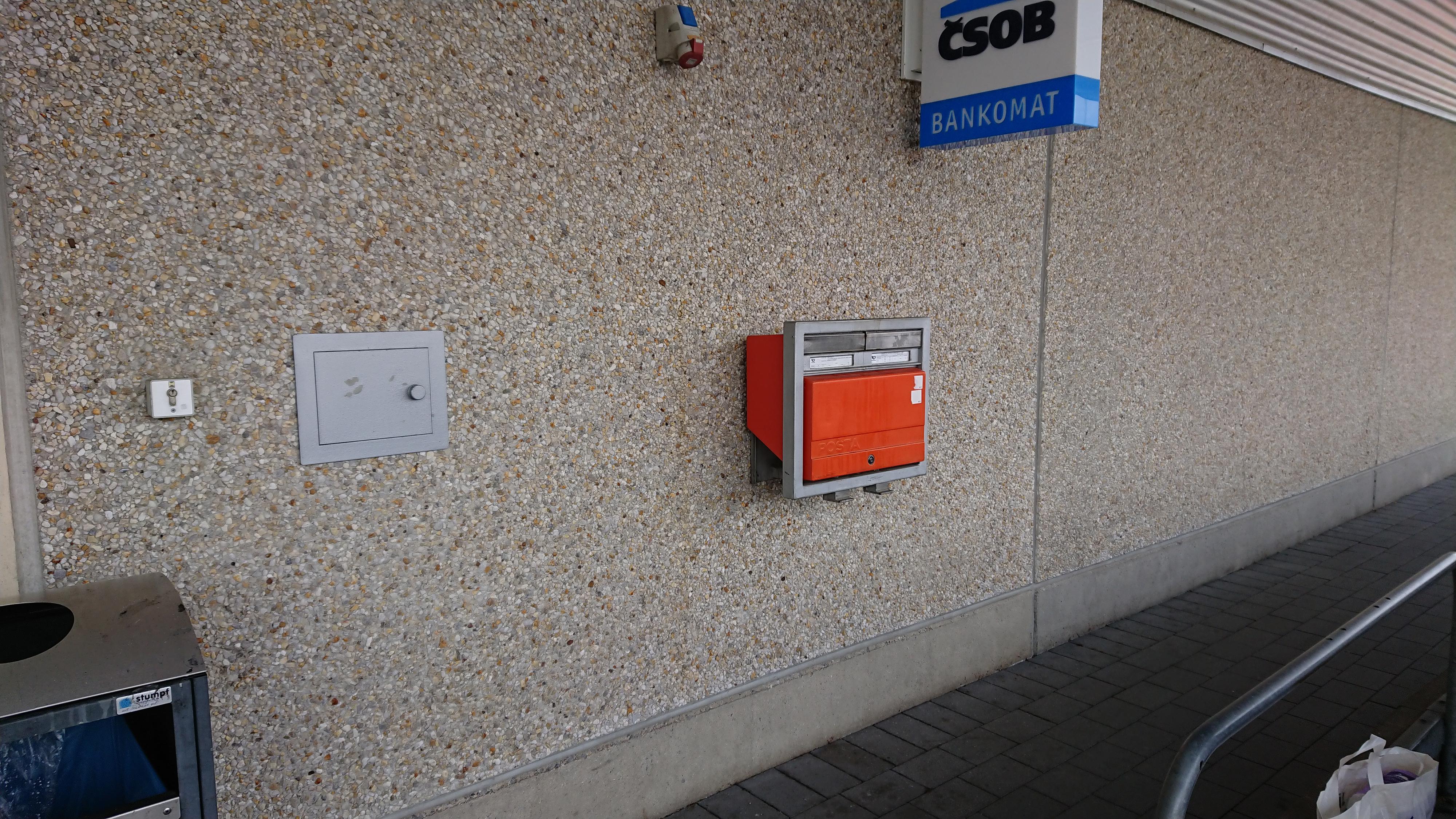 Bankomat České spořitelny foto 2