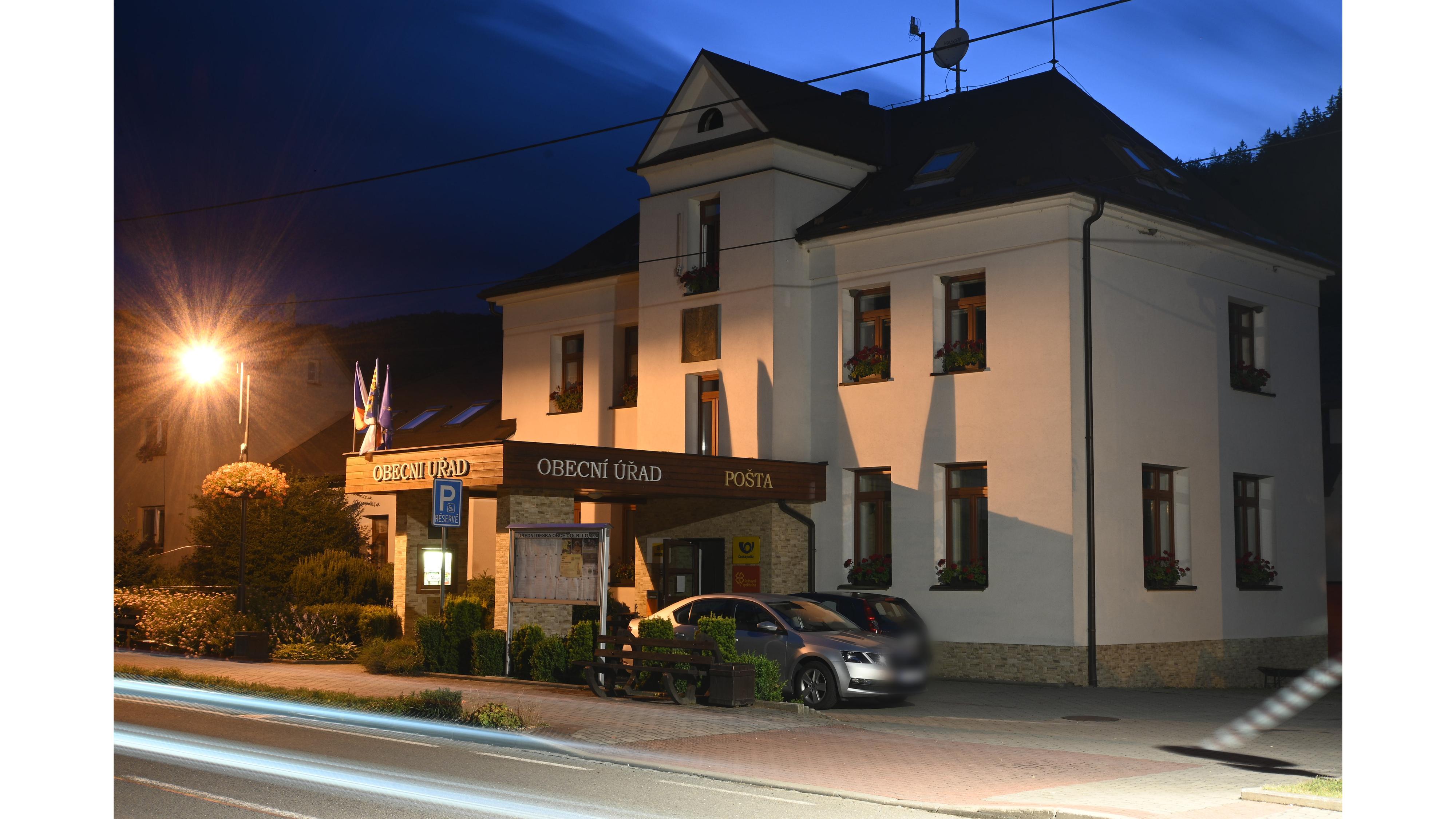 Dolní Lomná - obecní úřad foto 3