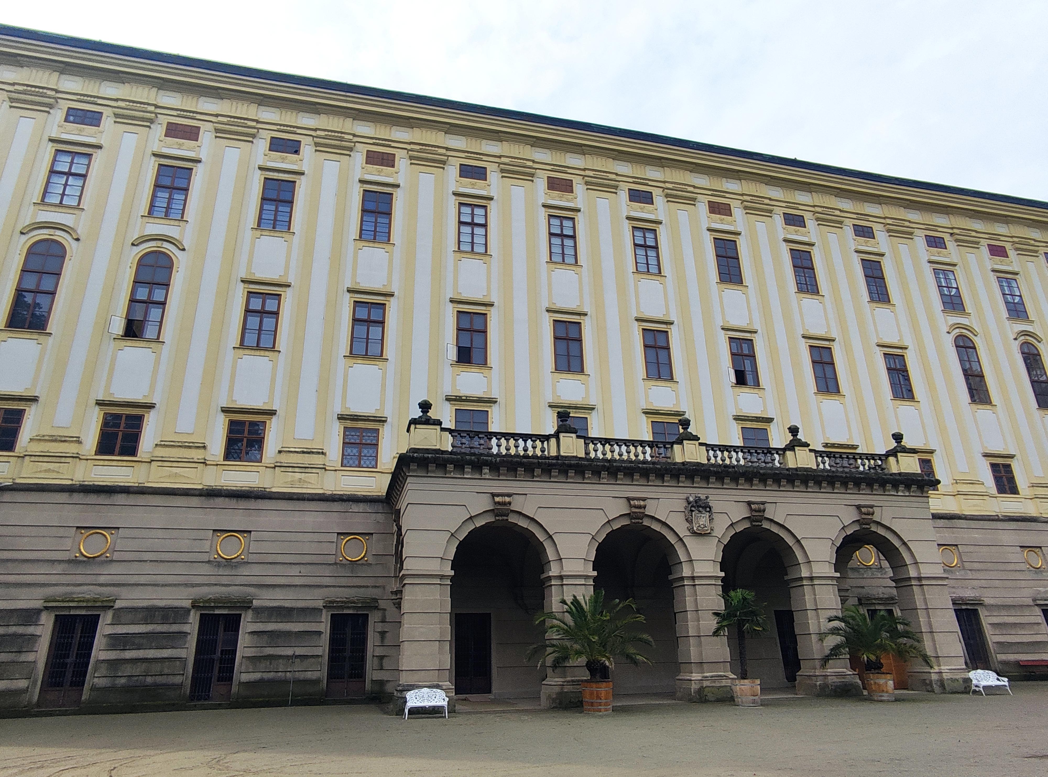 Historická knihovna Arcibiskupského zámku a zahrad foto 4