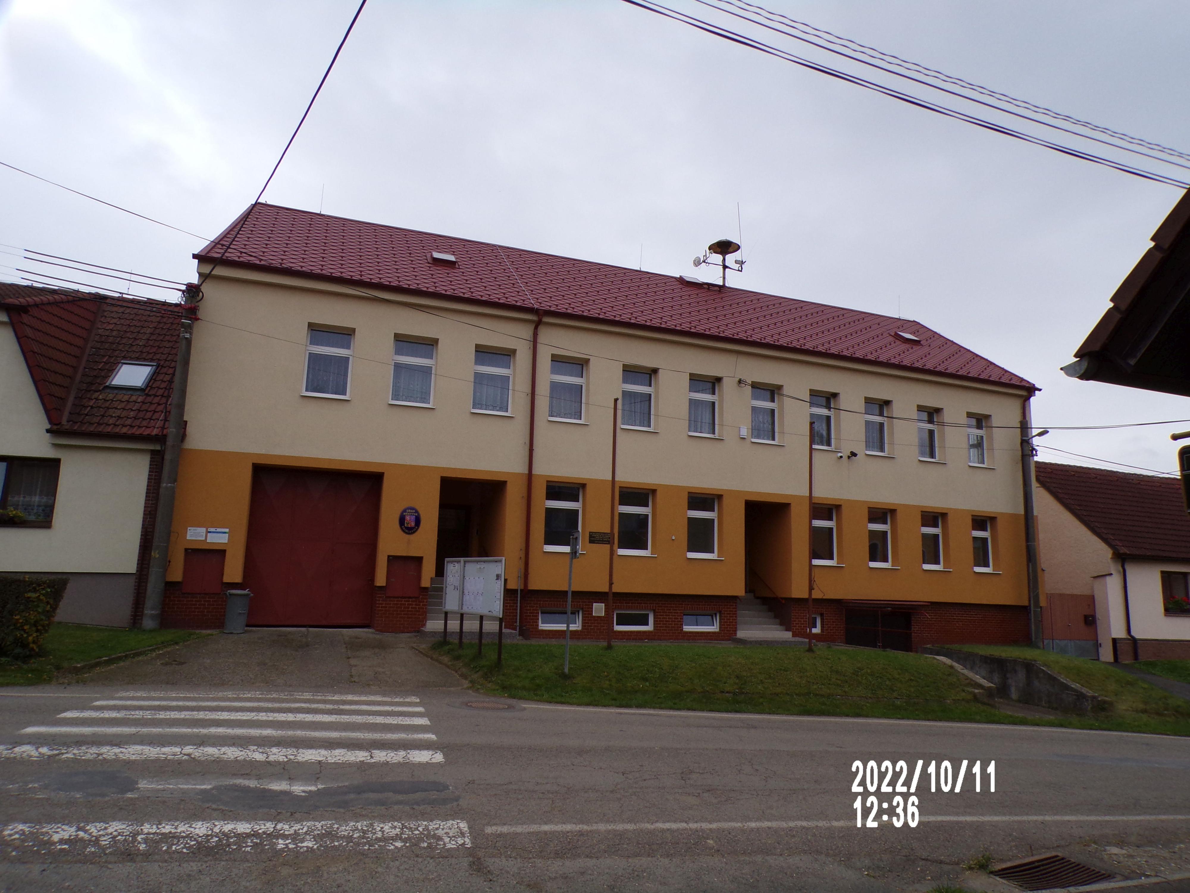 Zdislavice - úřad městyse foto 2