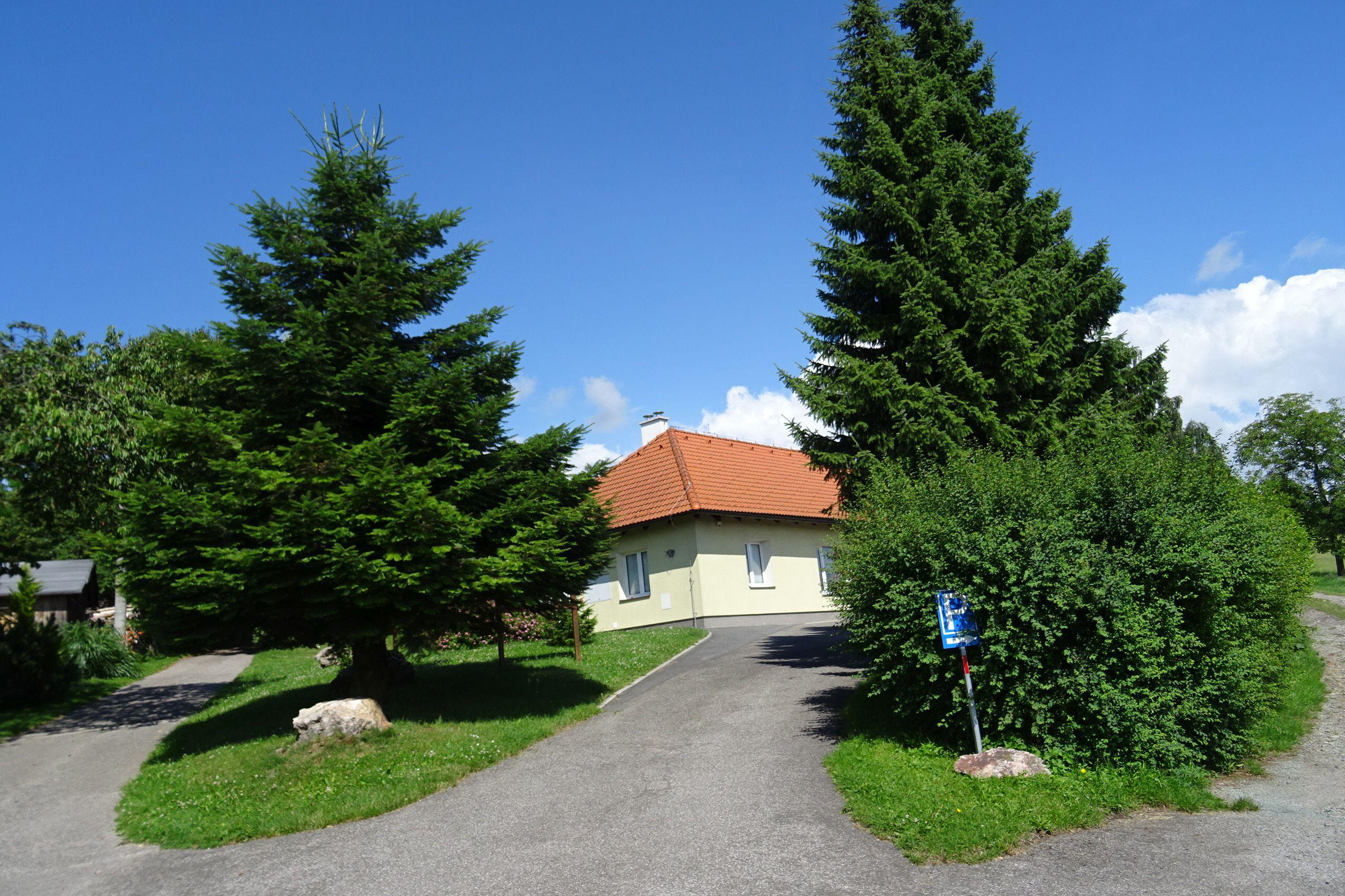 Sendraž - obecní úřad foto 4