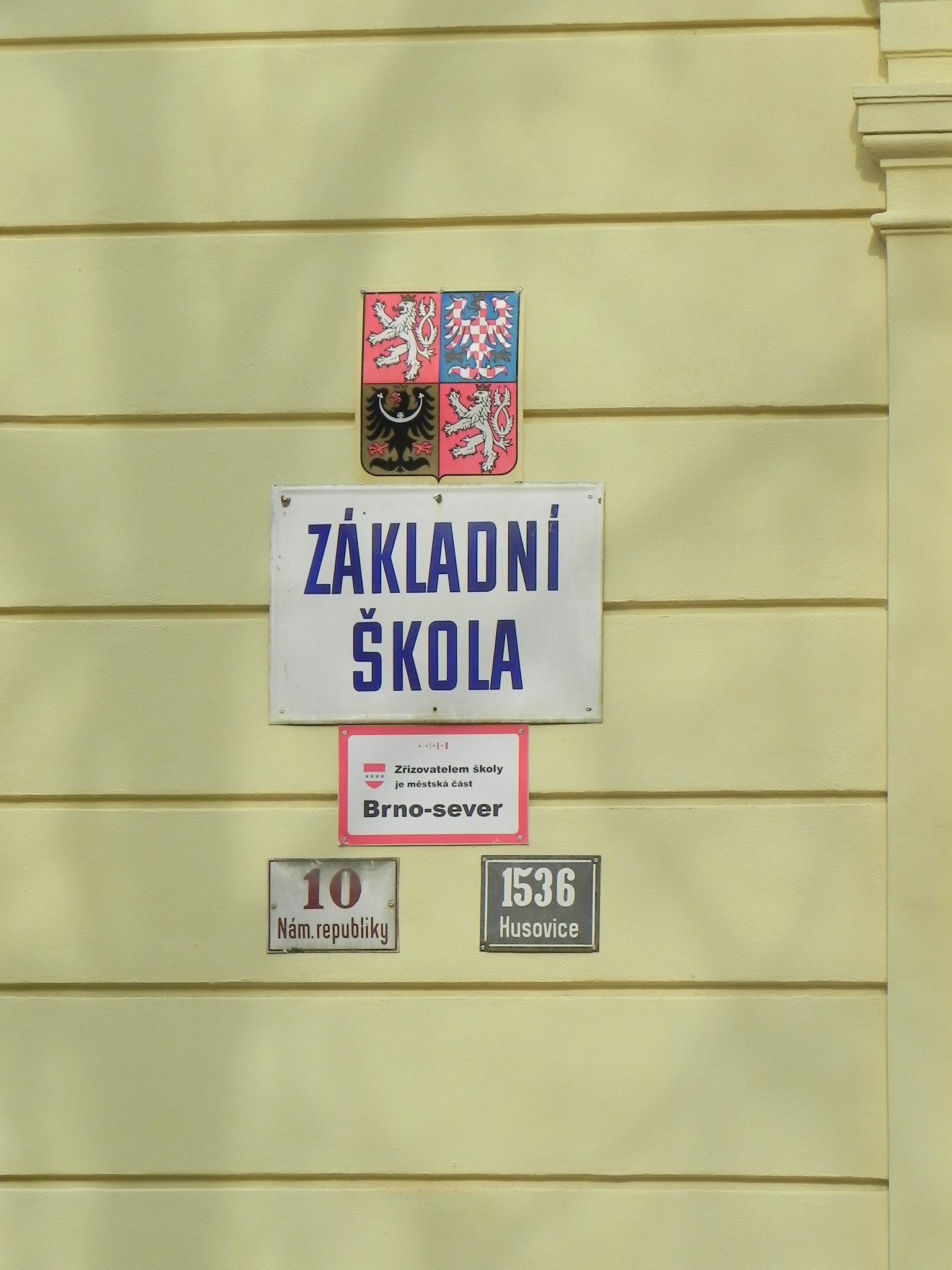 ZŠ J. A. Komenského, náměstí Republiky foto 6