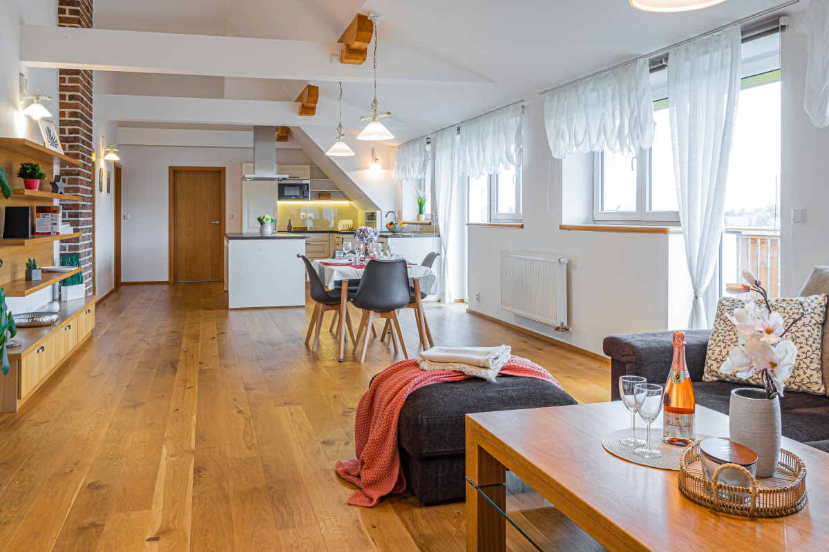 ŠÁMAL reality, partner Justo