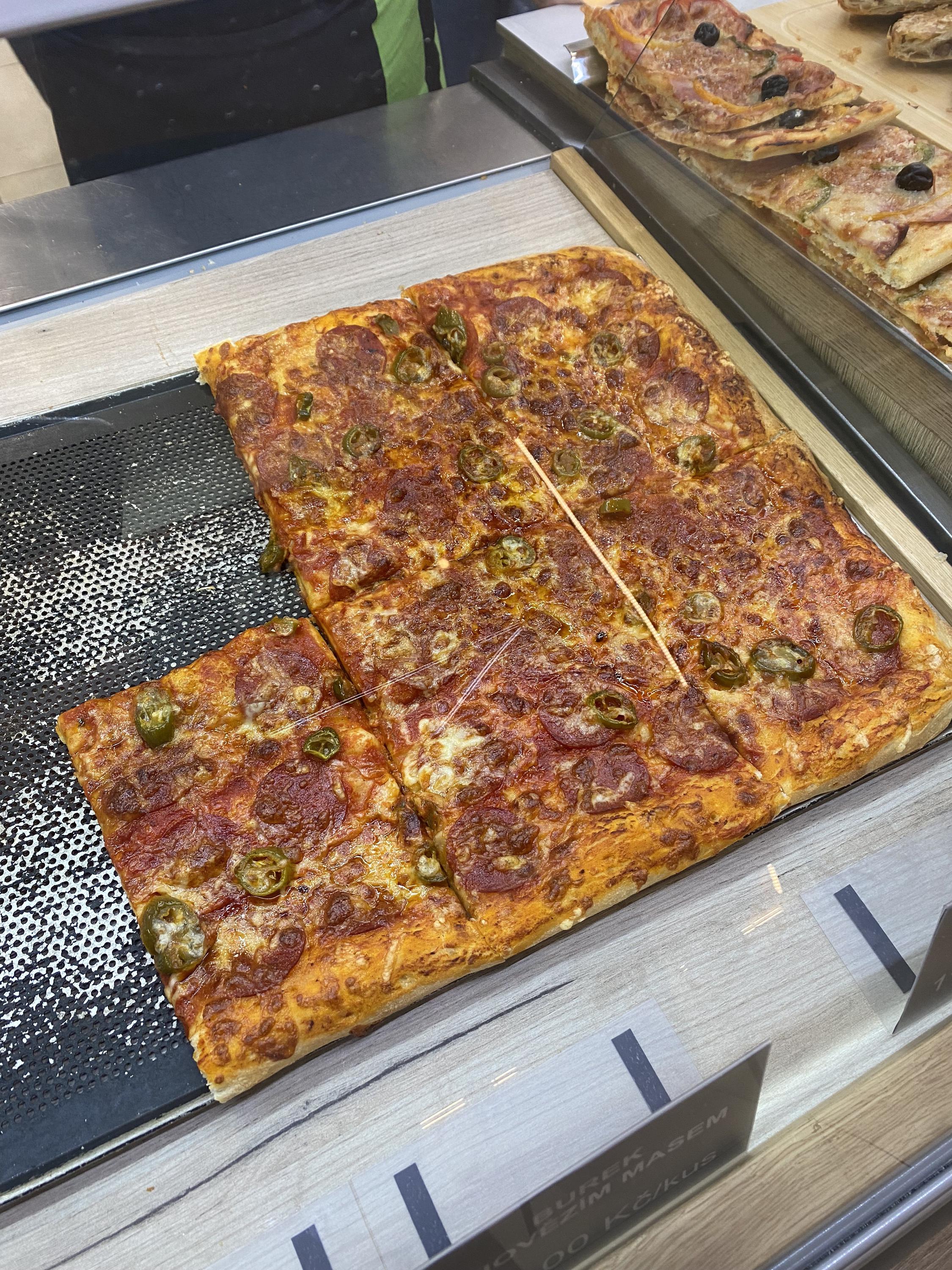 PIZZA GRIC BUREK foto 4