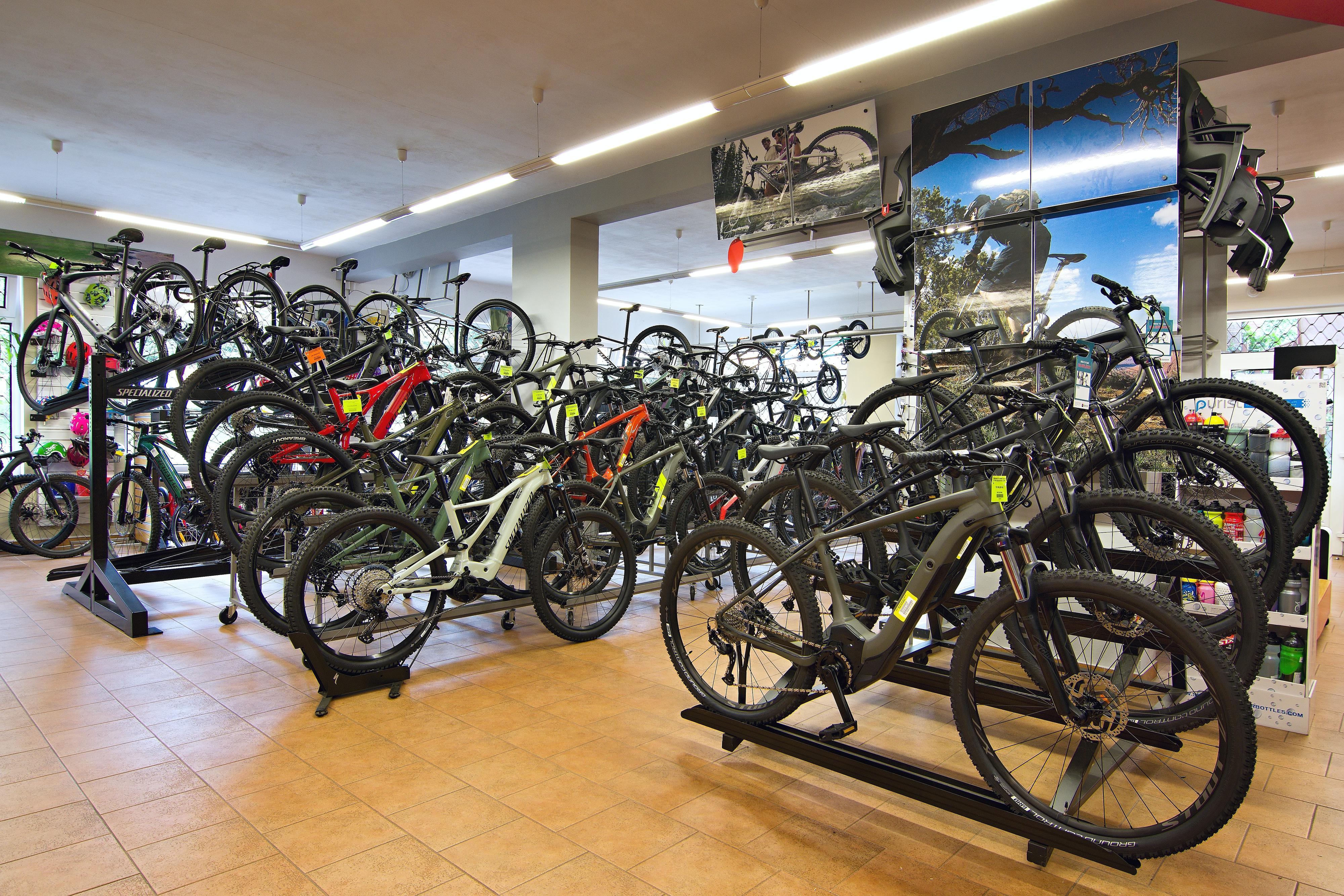 Specialized Concept Store - Cyklocentrum Vondráček foto 6