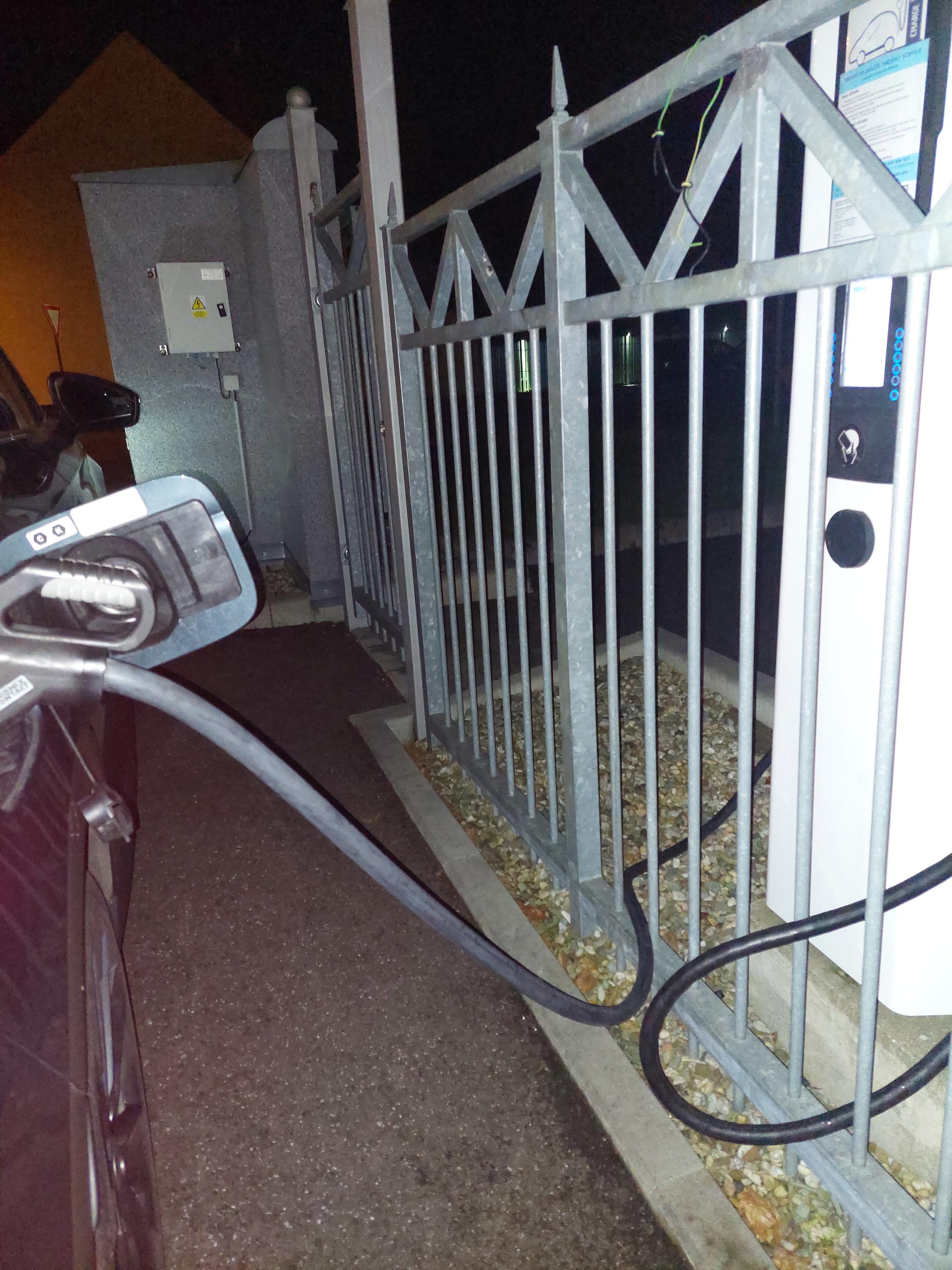 inChaNet s.r.o. - Nabíjecí stanice foto 3