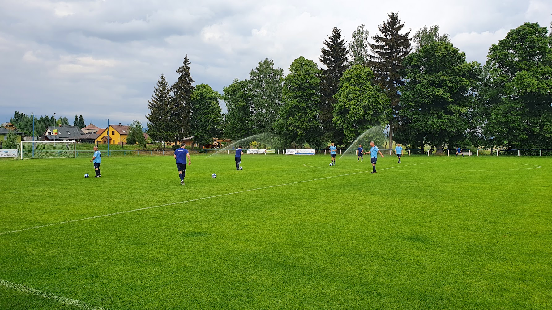 Sportovní areál Zásada, hospůdka na hřišti foto 2