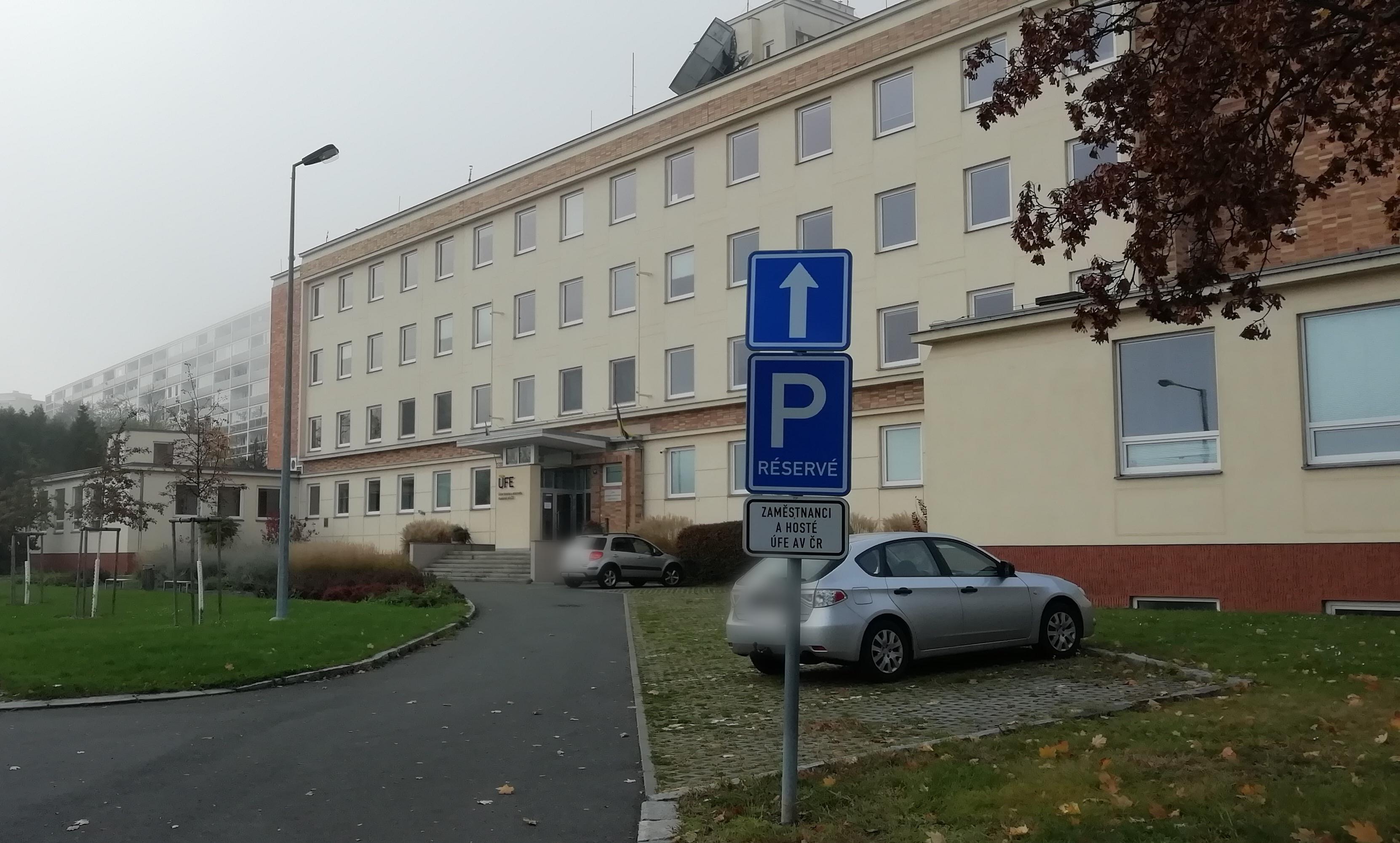 Ústav fotoniky a elektroniky AV ČR foto 3