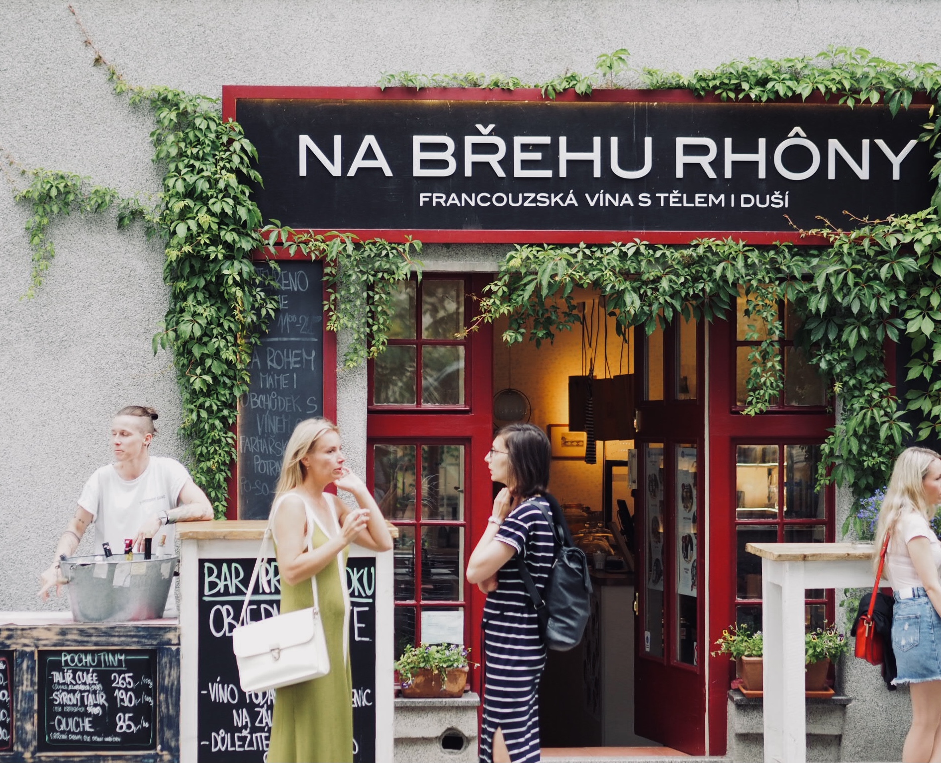 Vinárna Na břehu Rhôny foto 2