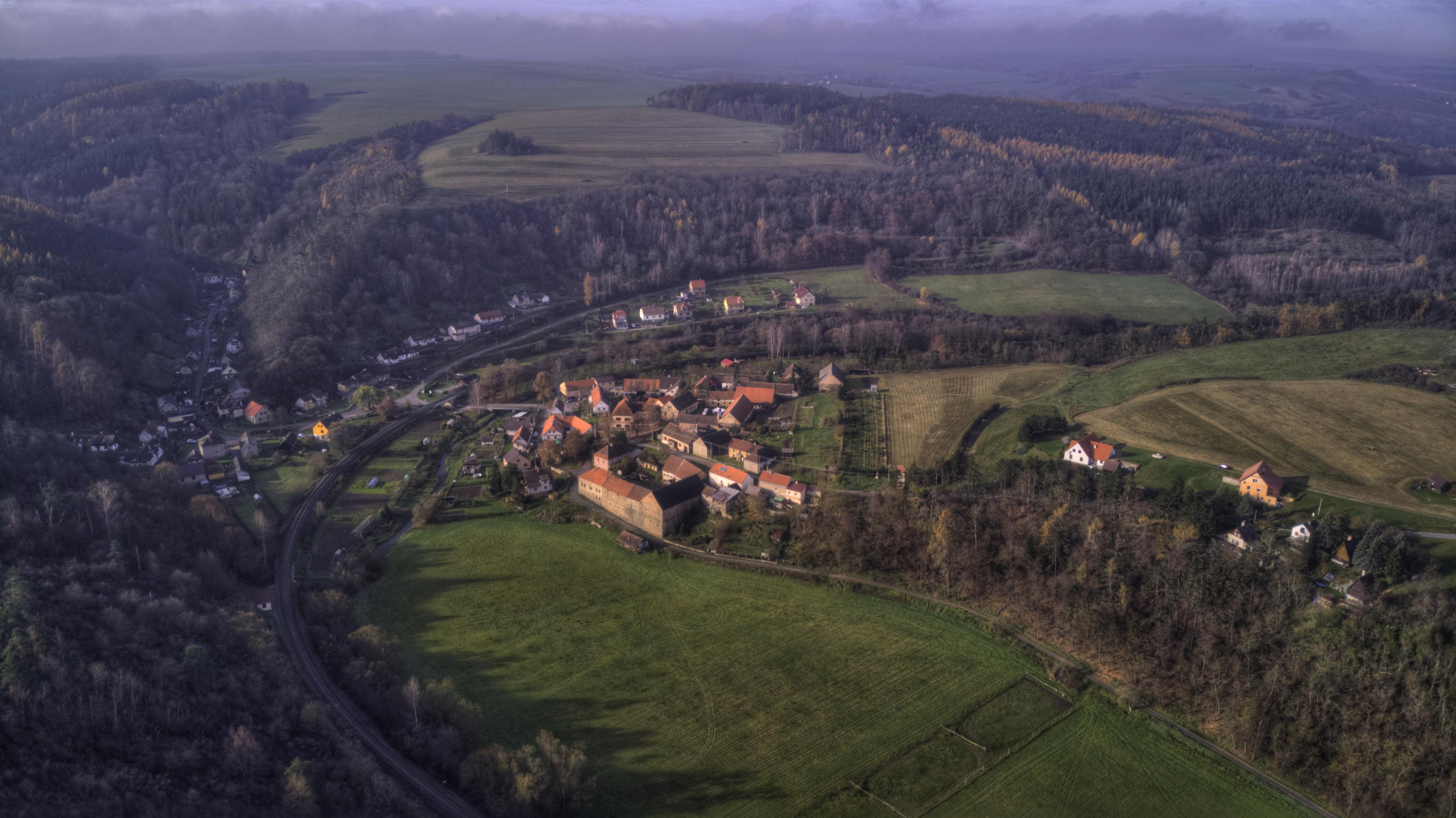 Pustověty - obecní úřad foto 2