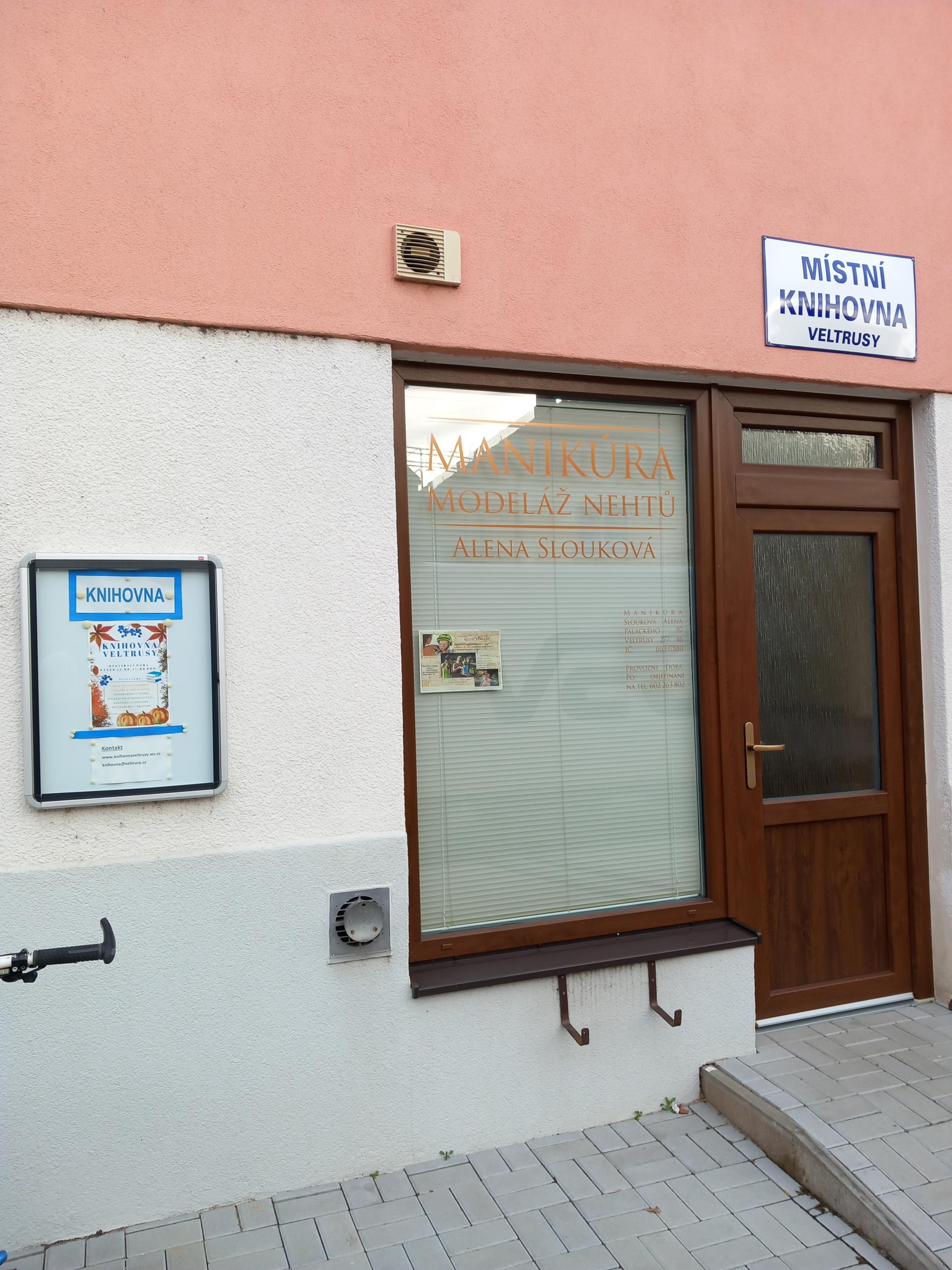 Místní knihovna Veltrusy foto 2