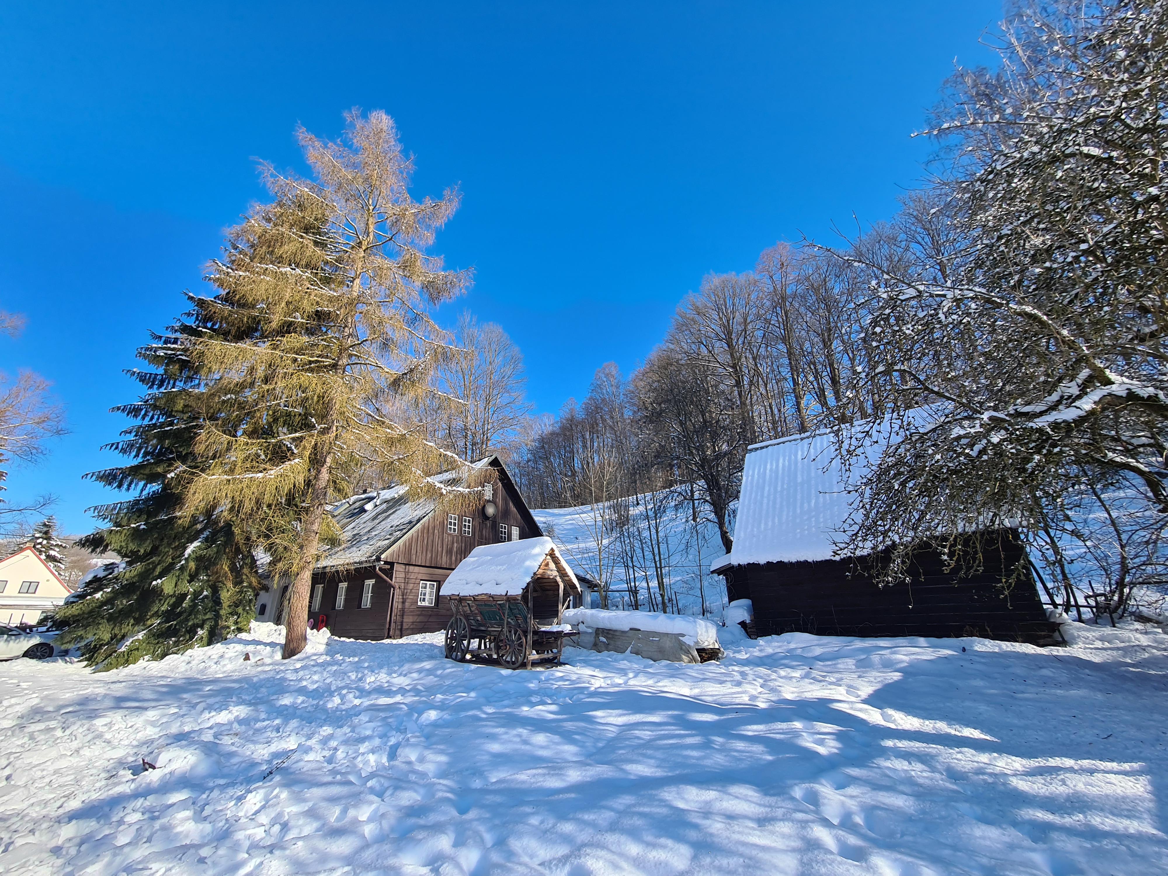 Chalupa za smrkem foto 4