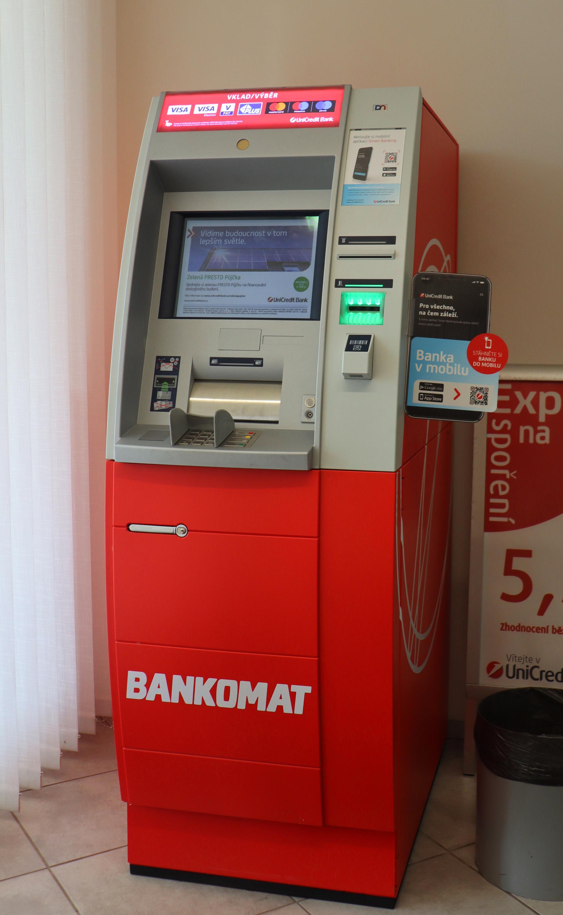 Bankomat UniCredit Bank Czech Republic foto 4
