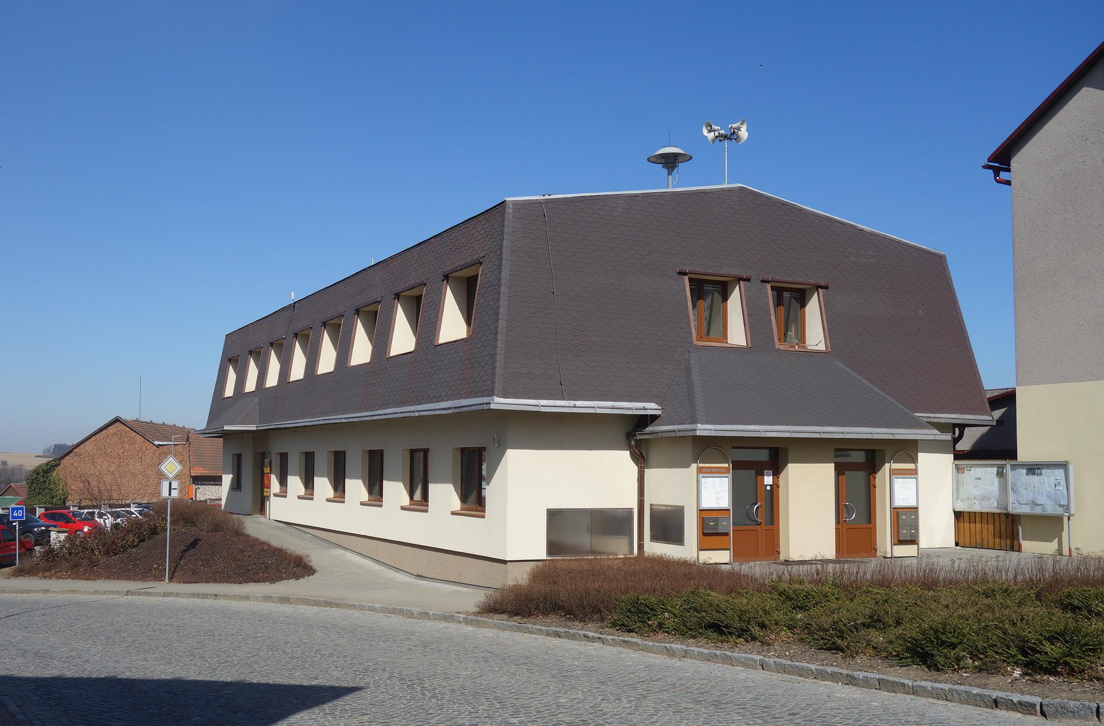 Havlíčkova Borová - úřad městyse foto 2