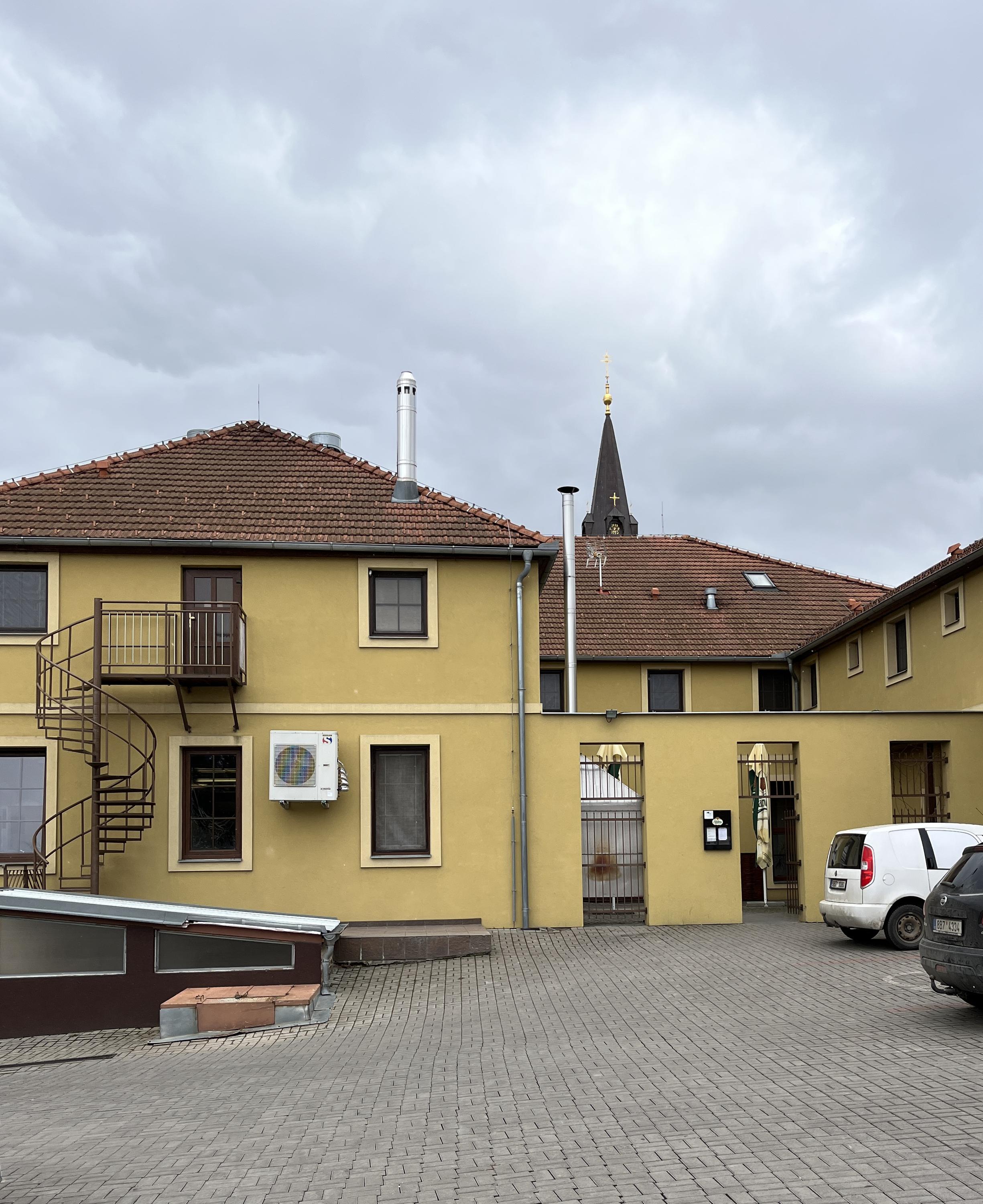 Restaurace a Penzion U Kostela foto 6