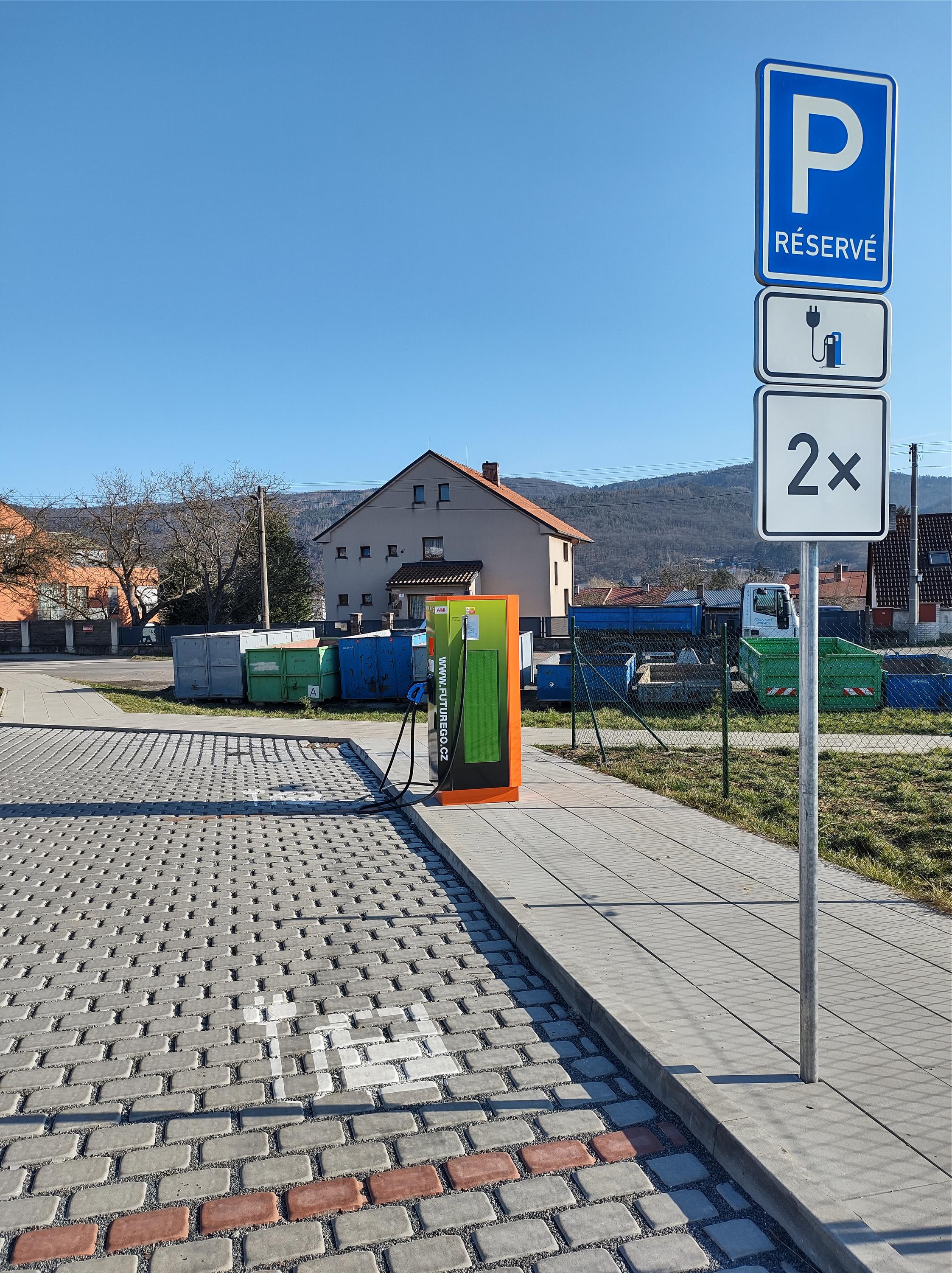 Nabíjecí stanice ČEZ foto 2