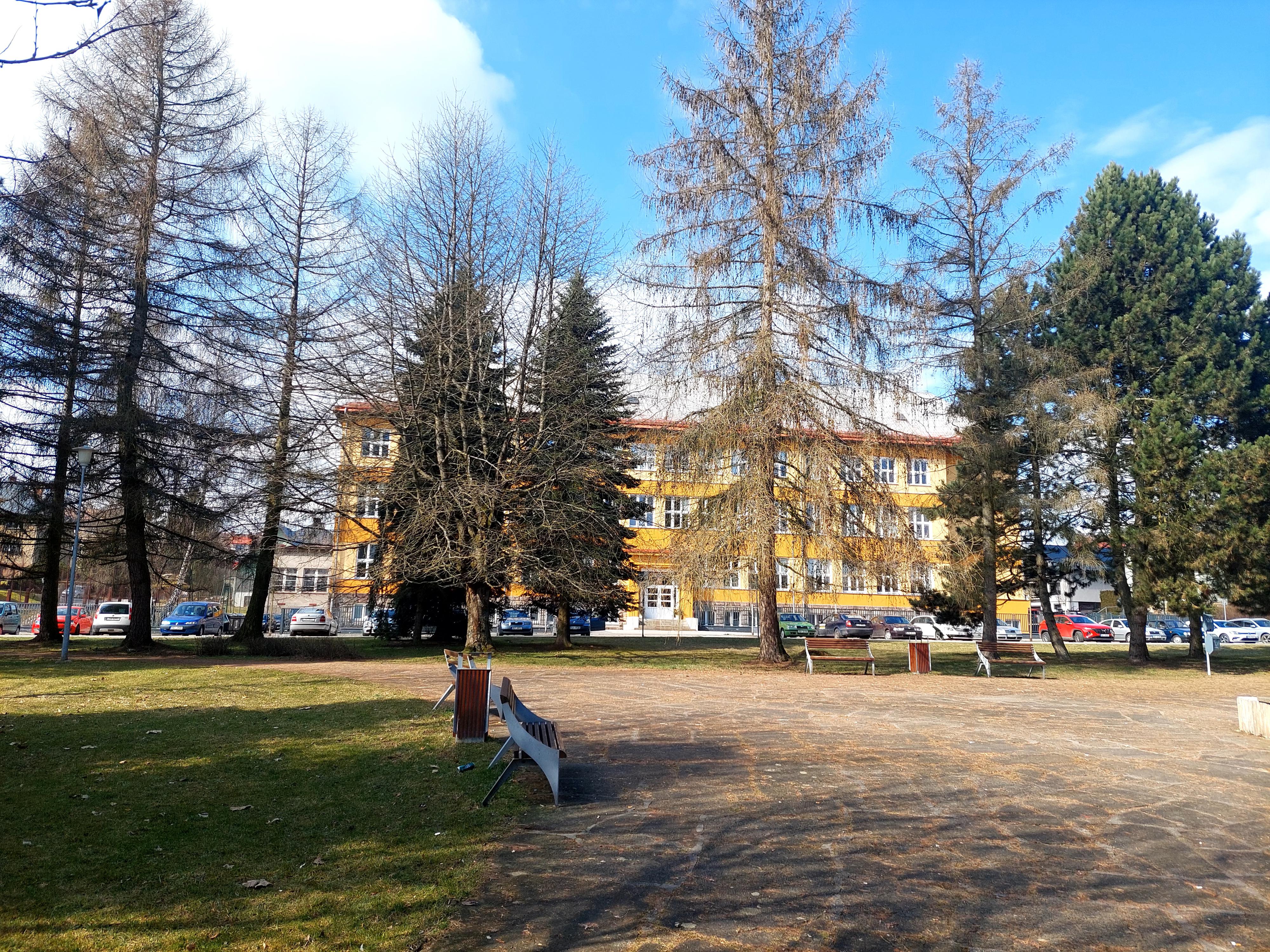 Gymnázium, SOŠ a SZŠ, Jilemnice foto 2