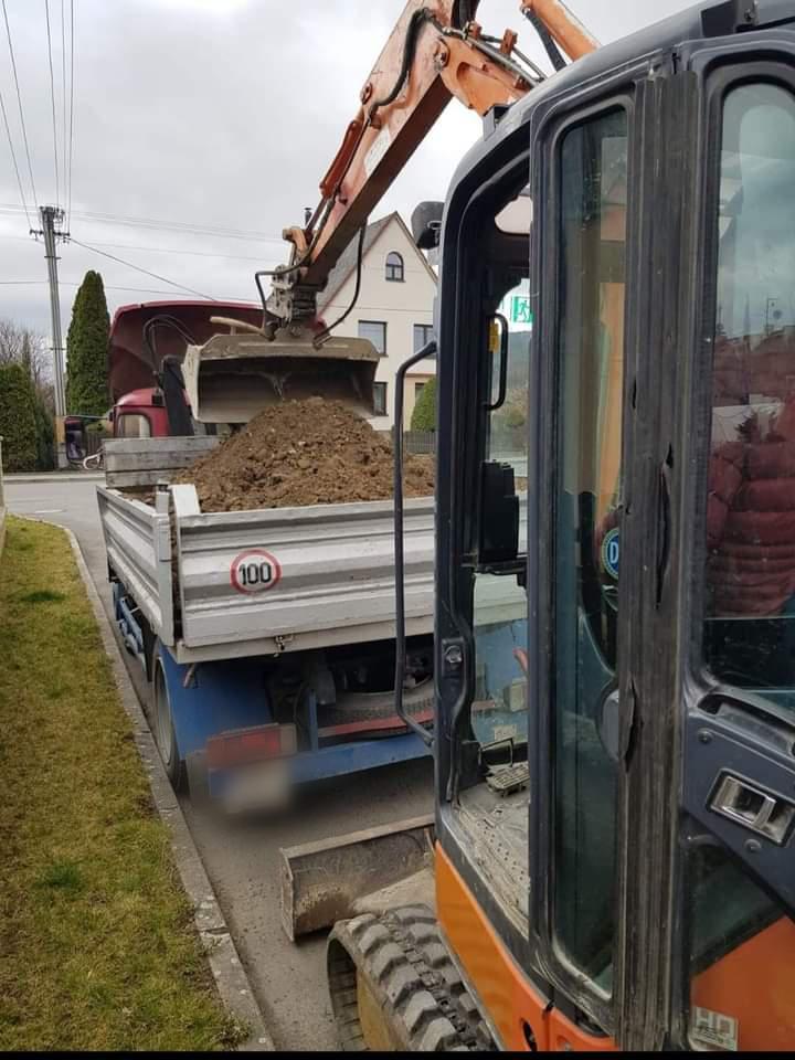 Autodoprava a lehké opravy automobilů Robert Černoch foto 3
