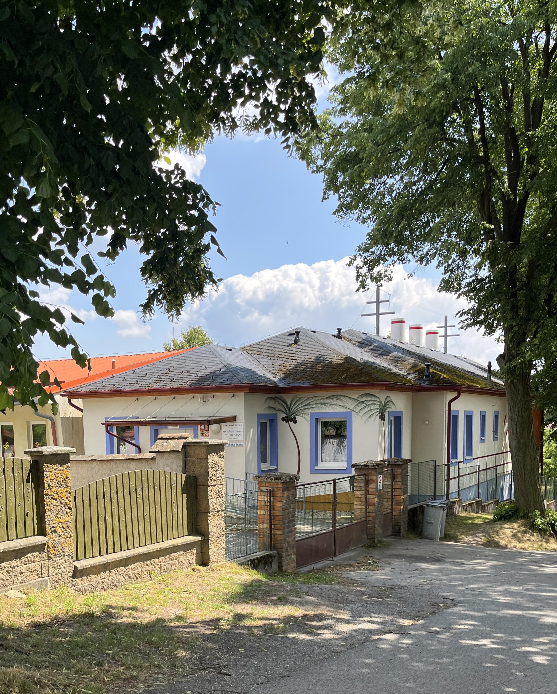 ZŠ a MŠ Chotoviny, Lipová foto 2