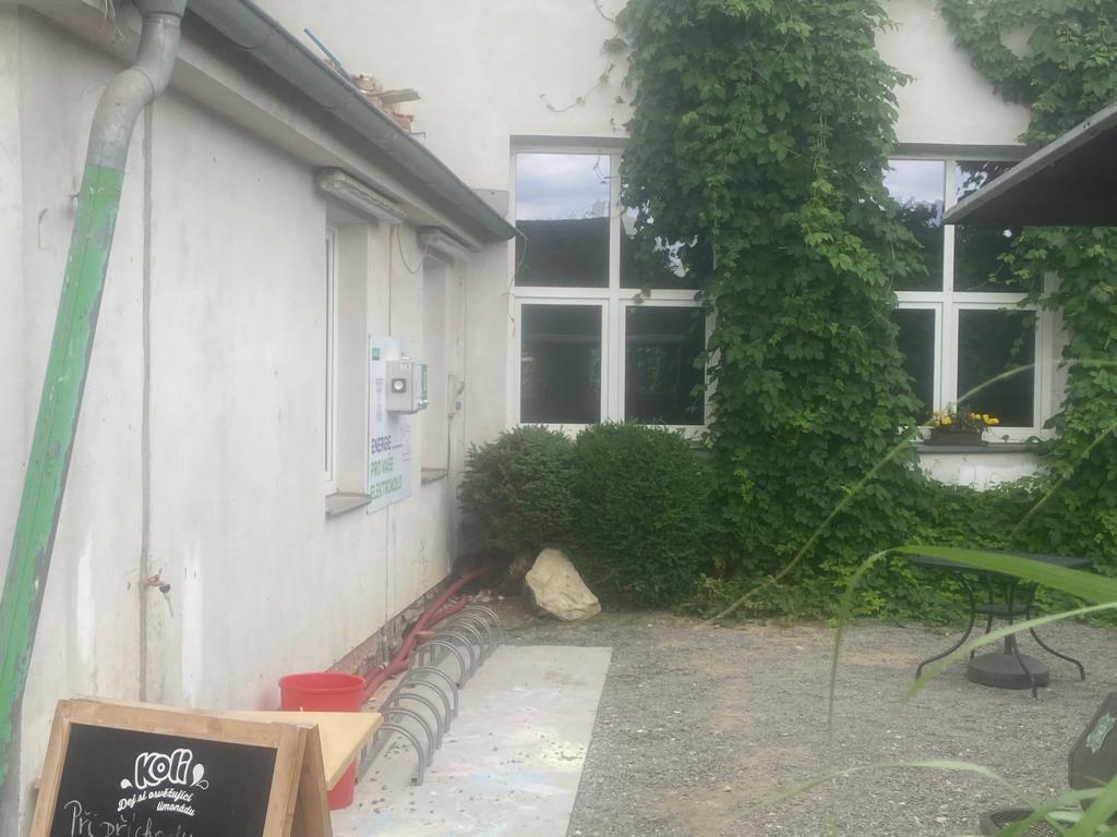 Nabíjecí stanice Restaurace Veselka Litomyšl foto 5