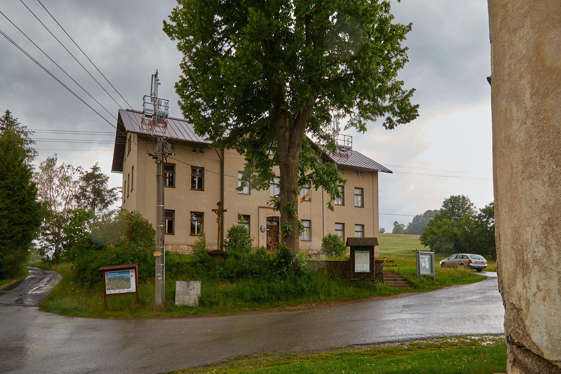 Roprachtice - obecní úřad foto 6