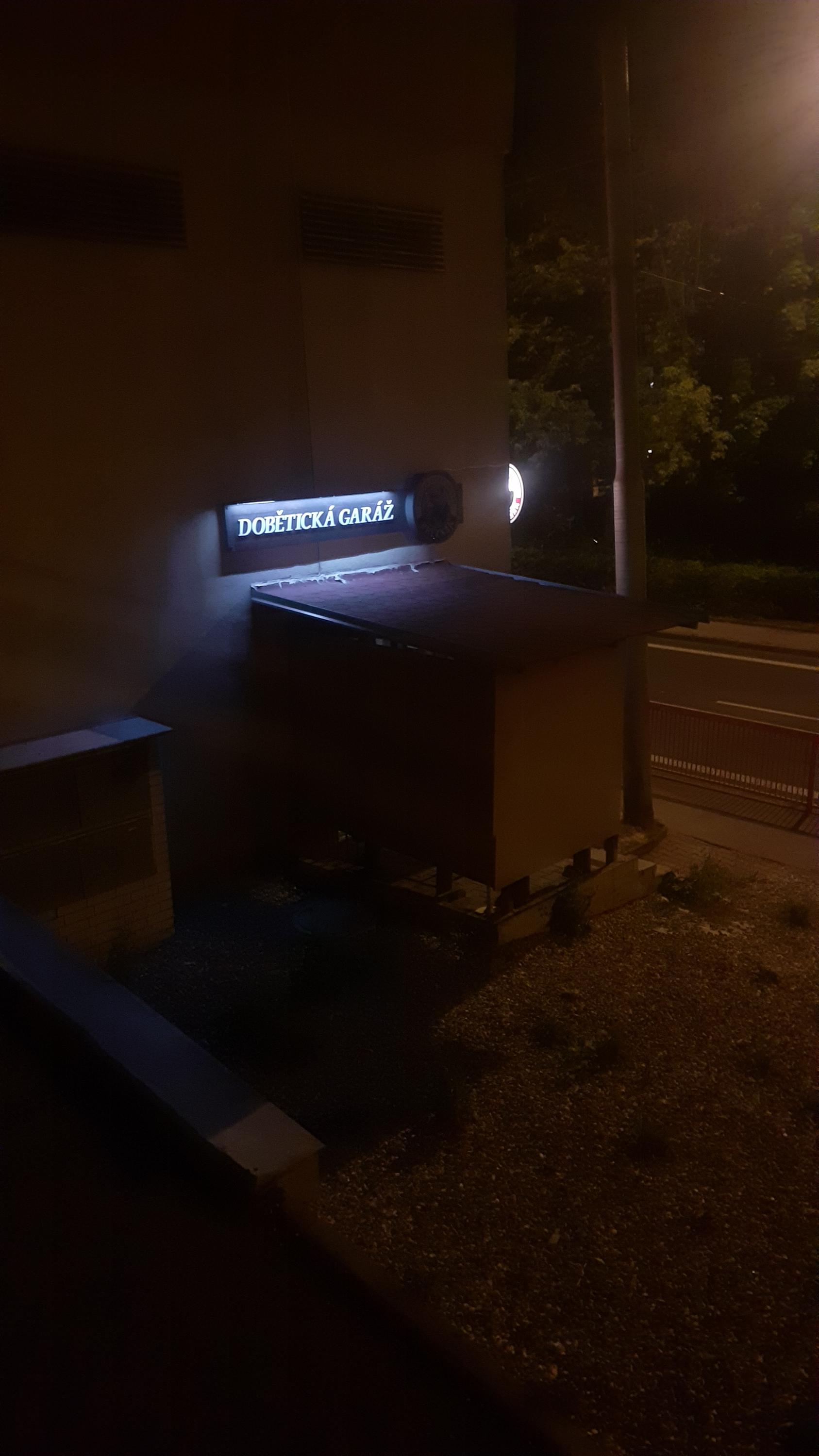 Dobětická garáž foto 5