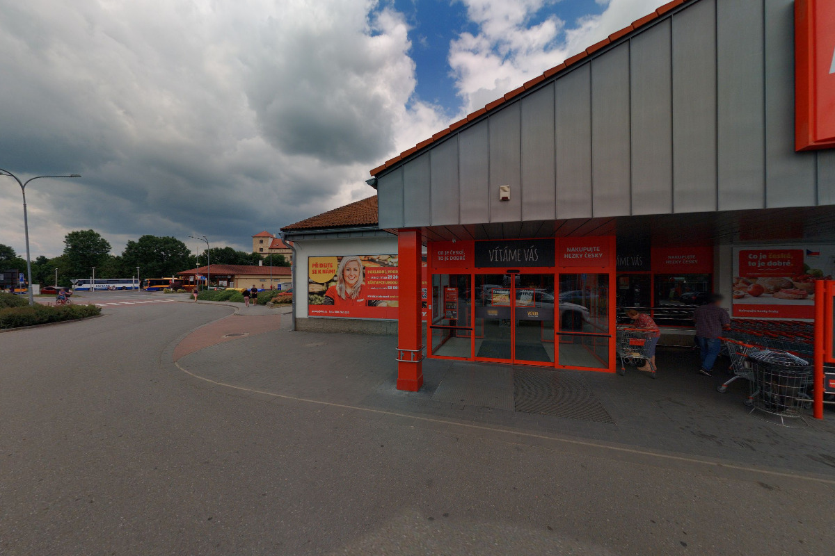 Makovec - maso uzeniny