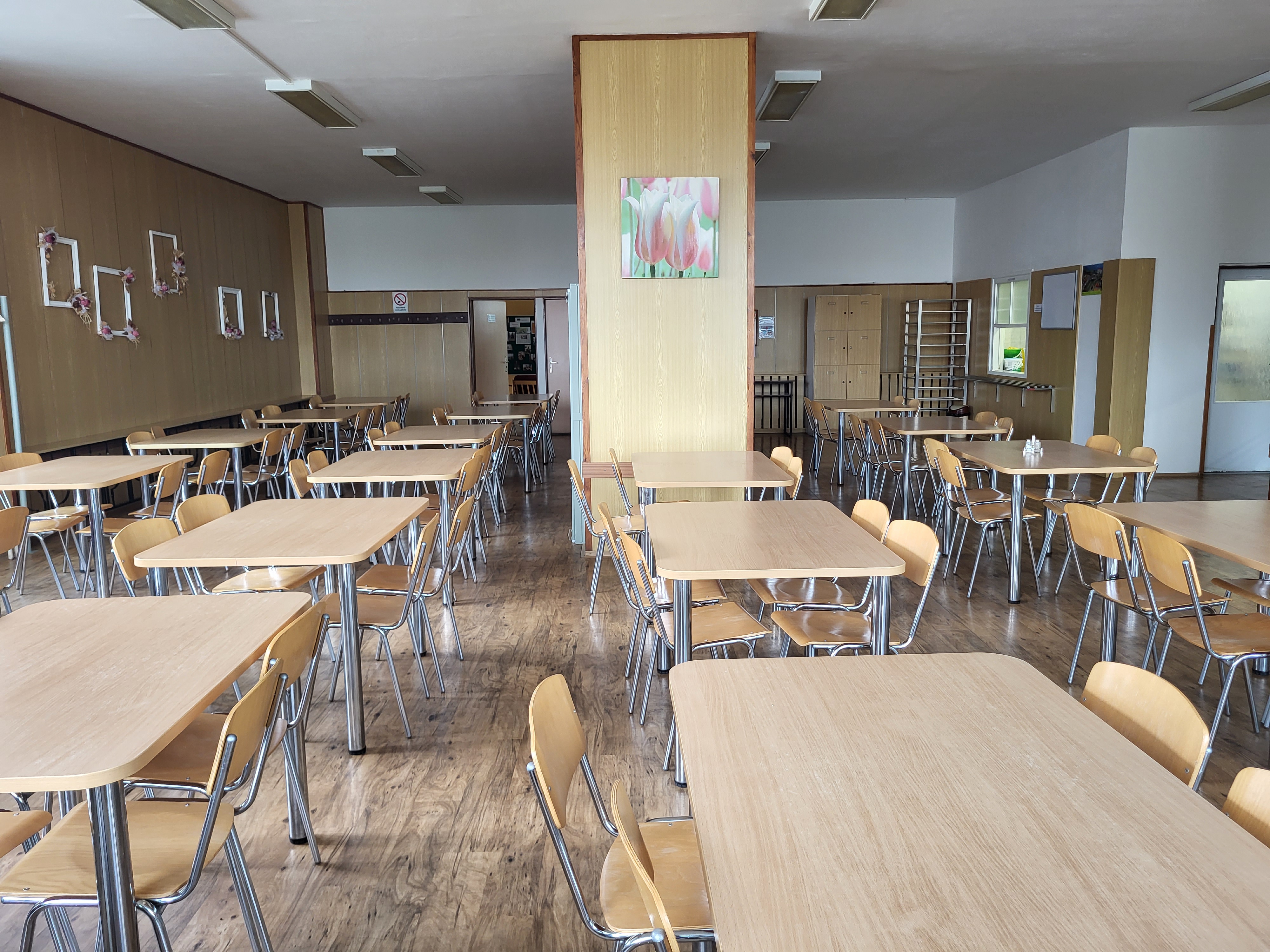 SOŠ Znojmo - Školní jídelna foto 3