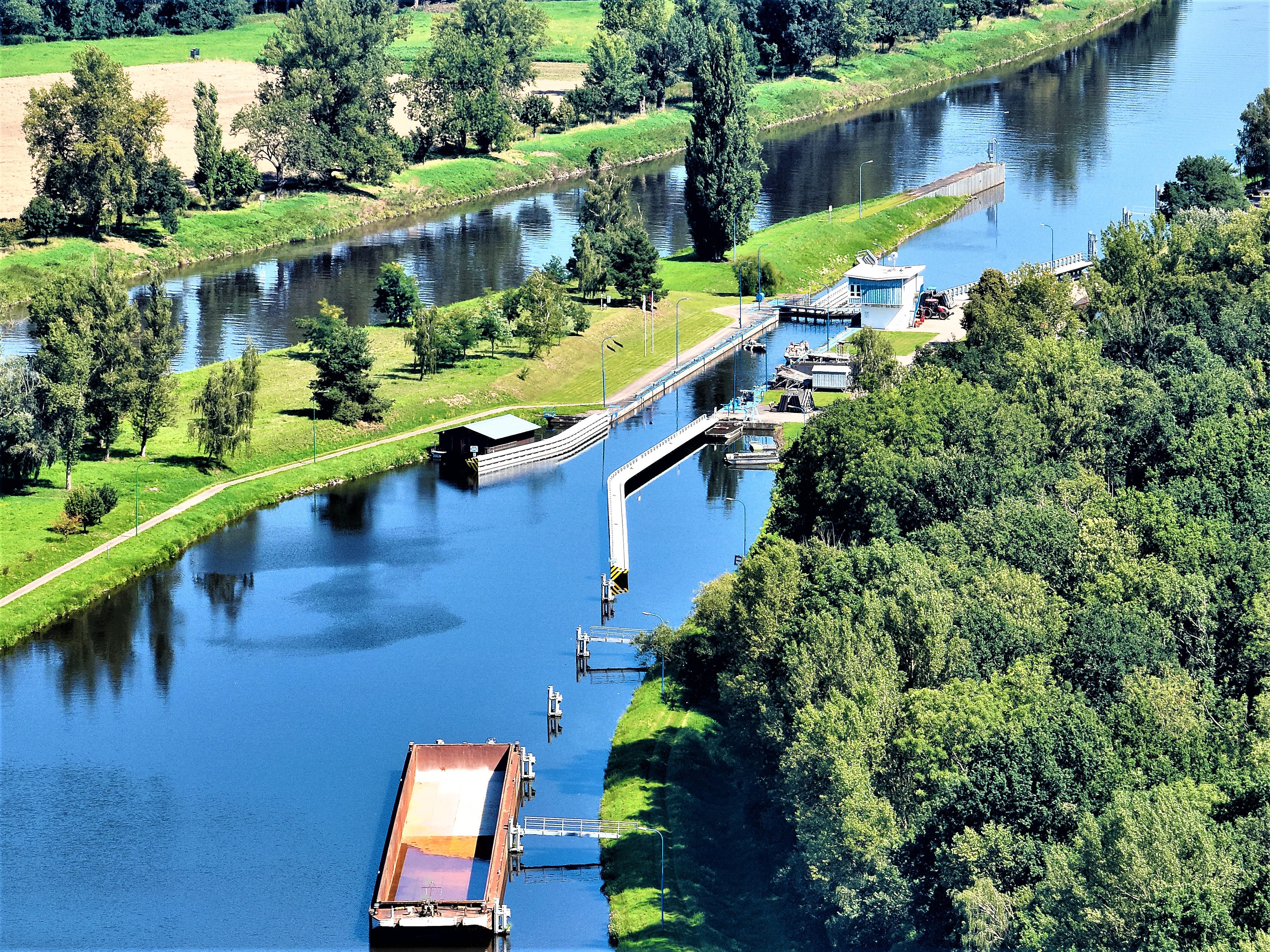 Plavební komora Obříství foto 6