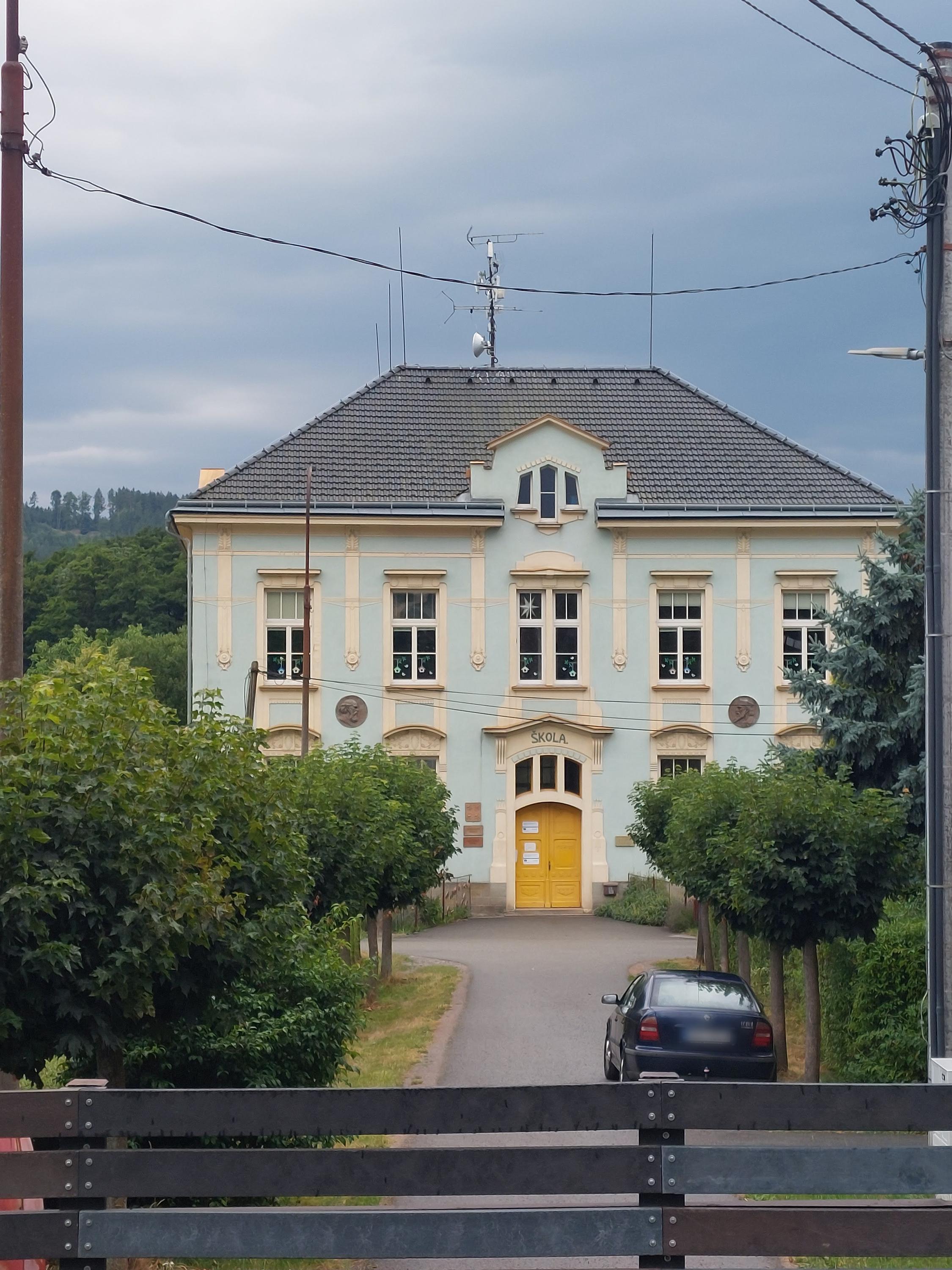 ZŠ a MŠ Záměl foto 2
