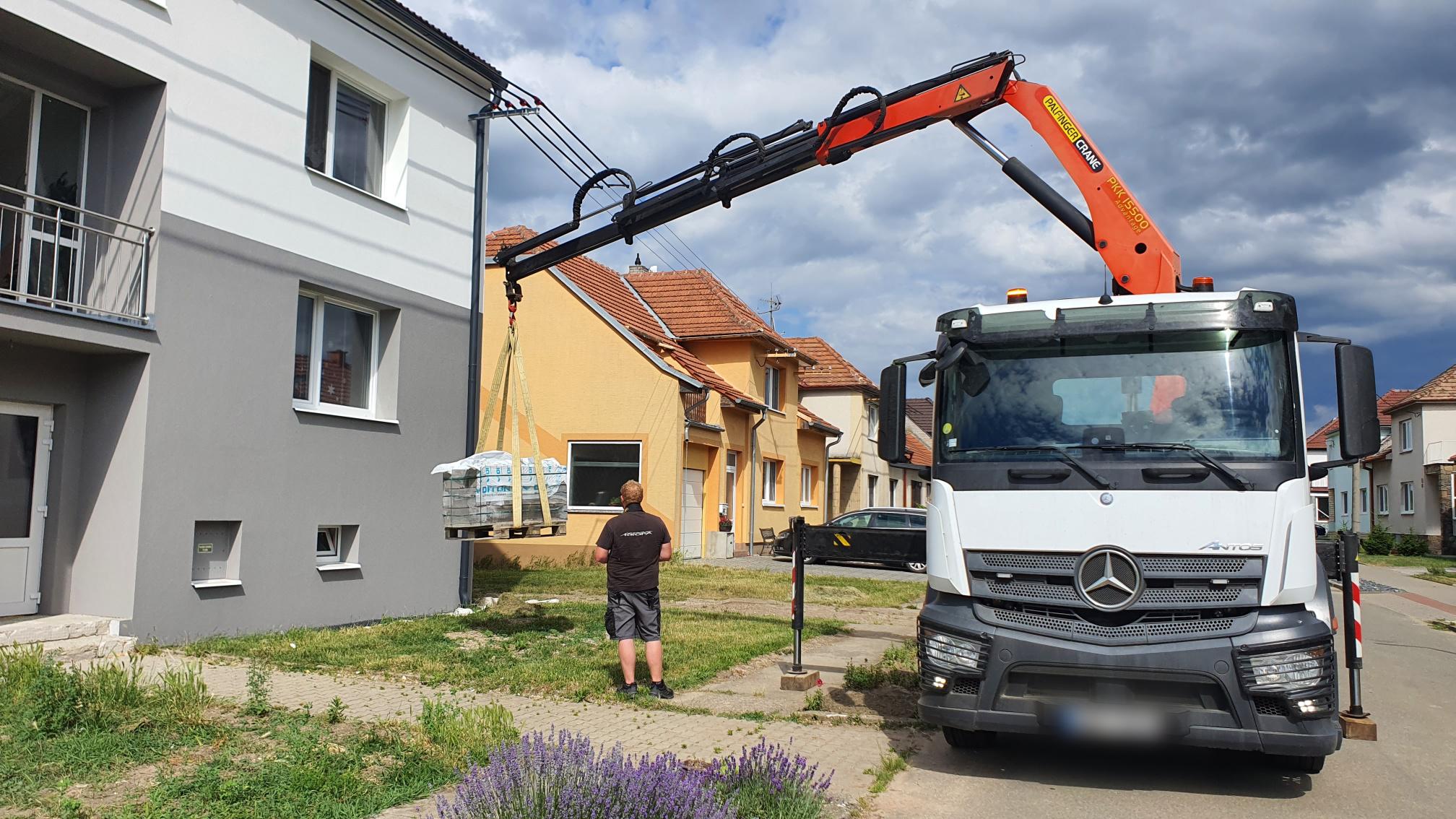 Kropa s.r.o. - Autodoprava s hydraulickou rukou foto 5