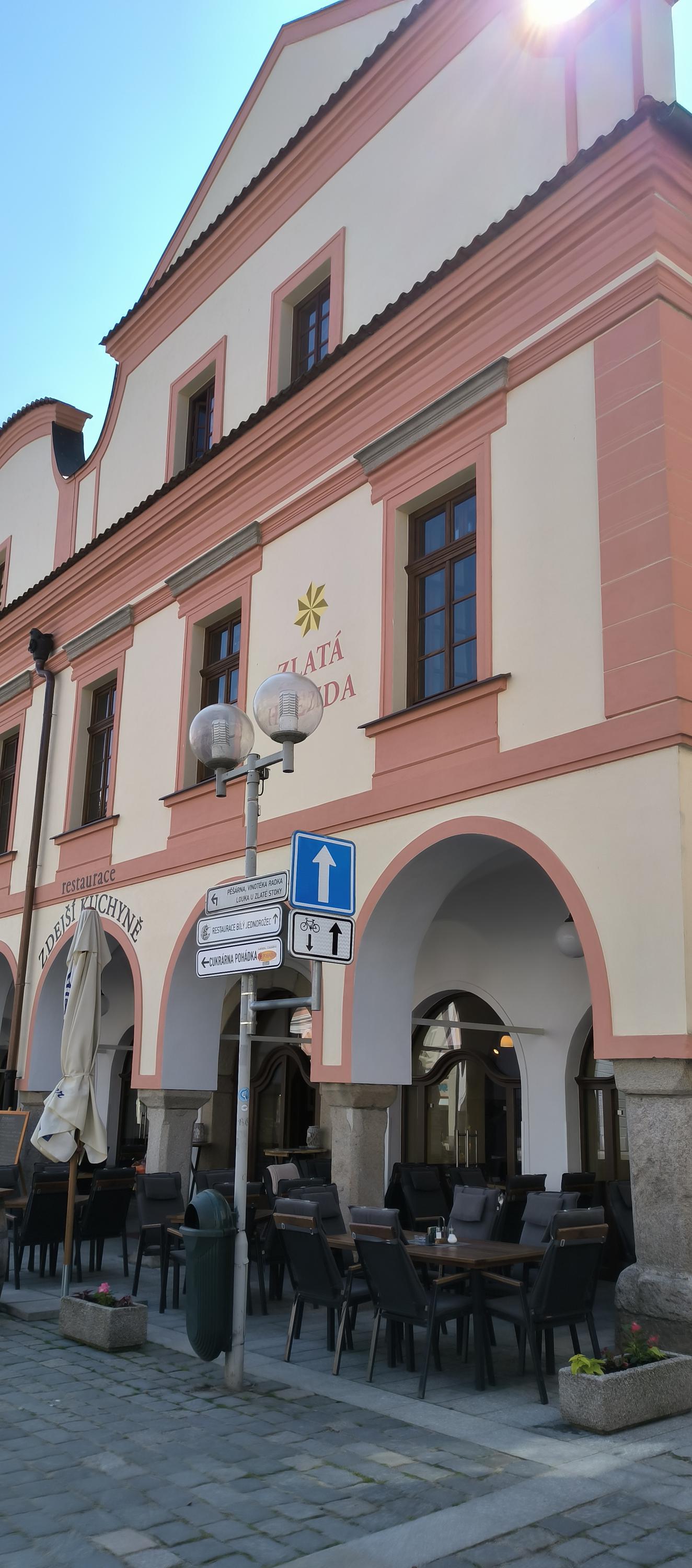 Restaurace Zdejší kuchyně foto 5