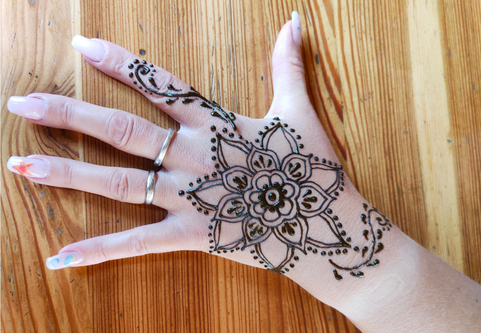 Hennéria Brno - krása a sebevědomí s hennou foto 2