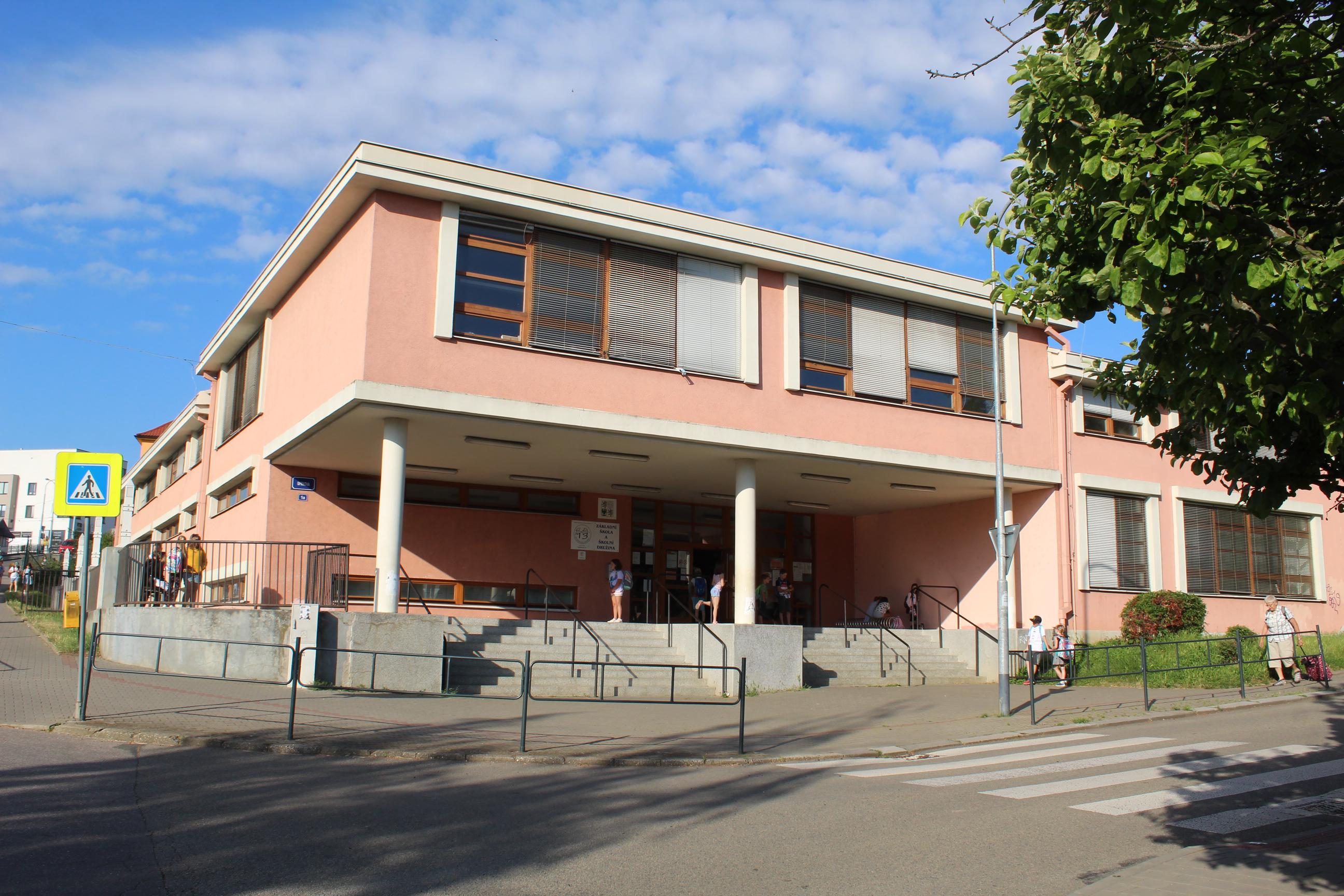 ZŠ Brno, Uprkova foto 3